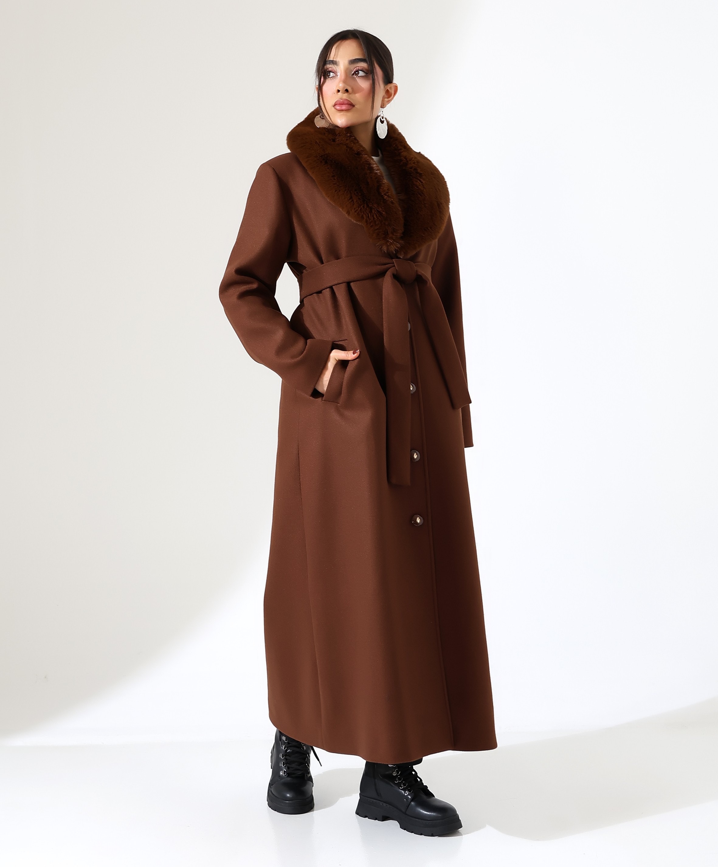 Kürk Detay Uzun Kaşe Kaban