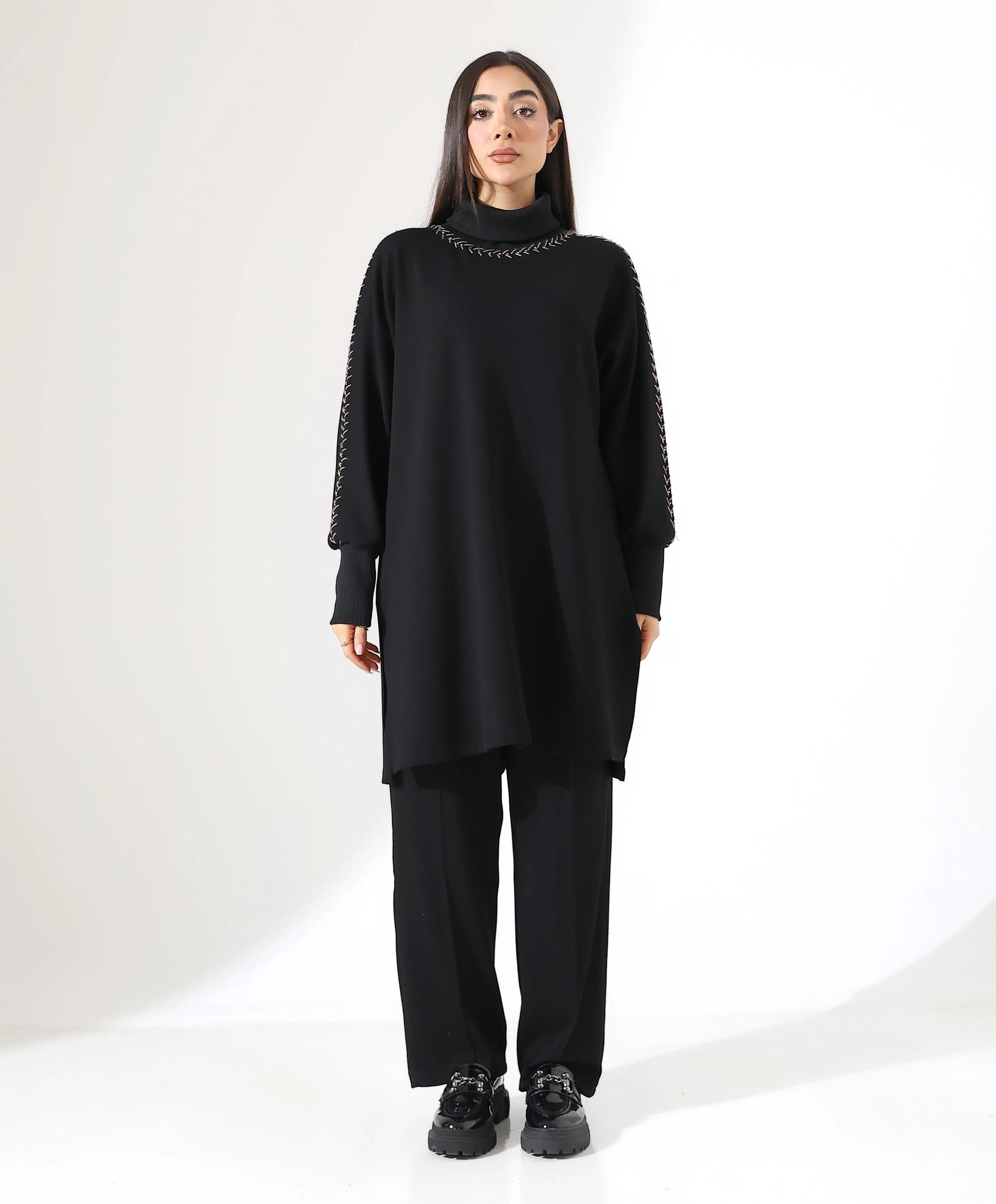 Yumuşak Dokulu Triko Detay İki Parça Takım - SİYAH