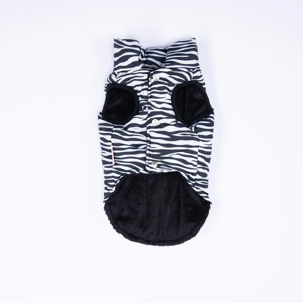 25107 Lodwar Street Yelek