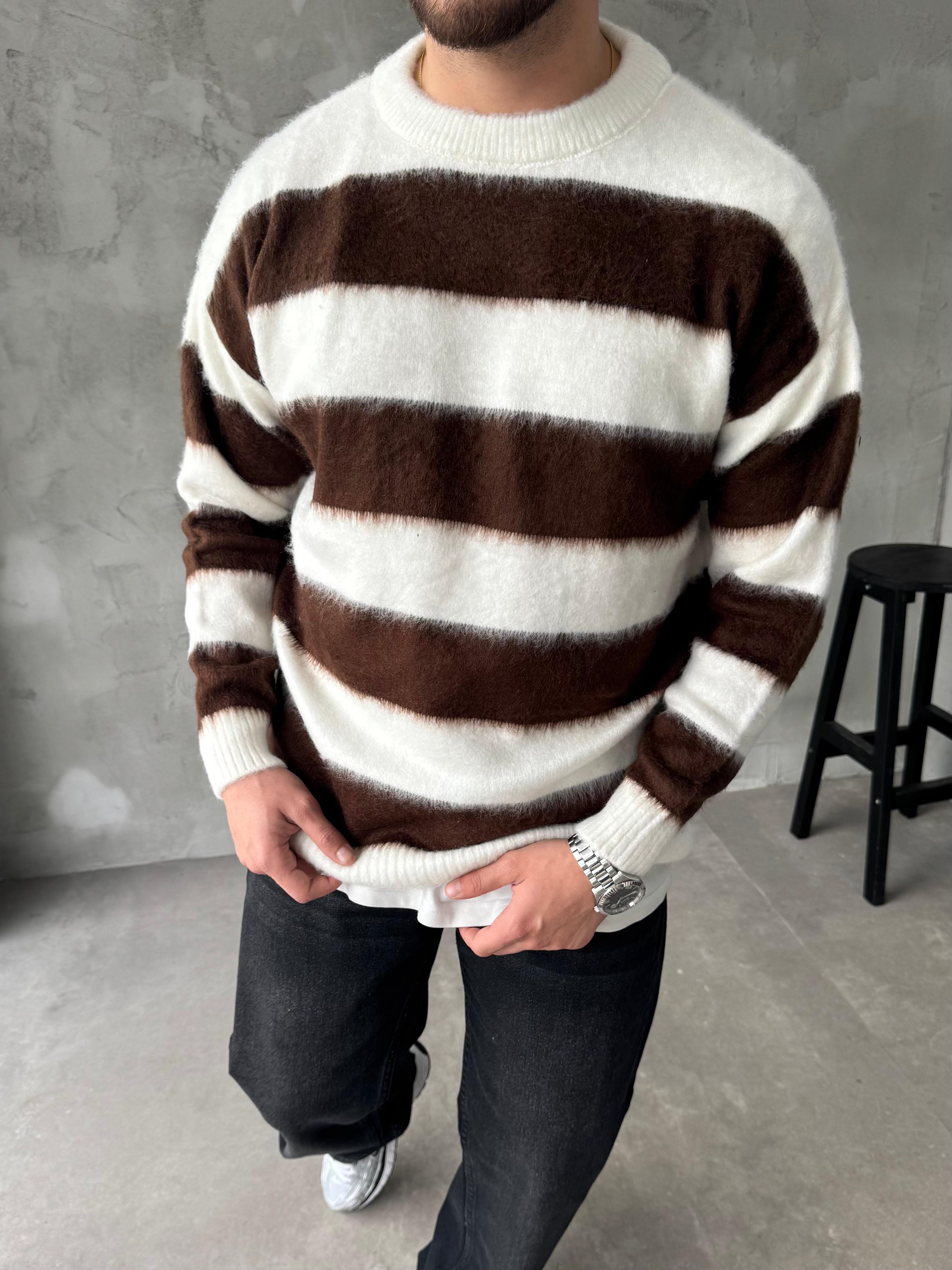 Kahve Şerit Detaylı Peluş Kazak