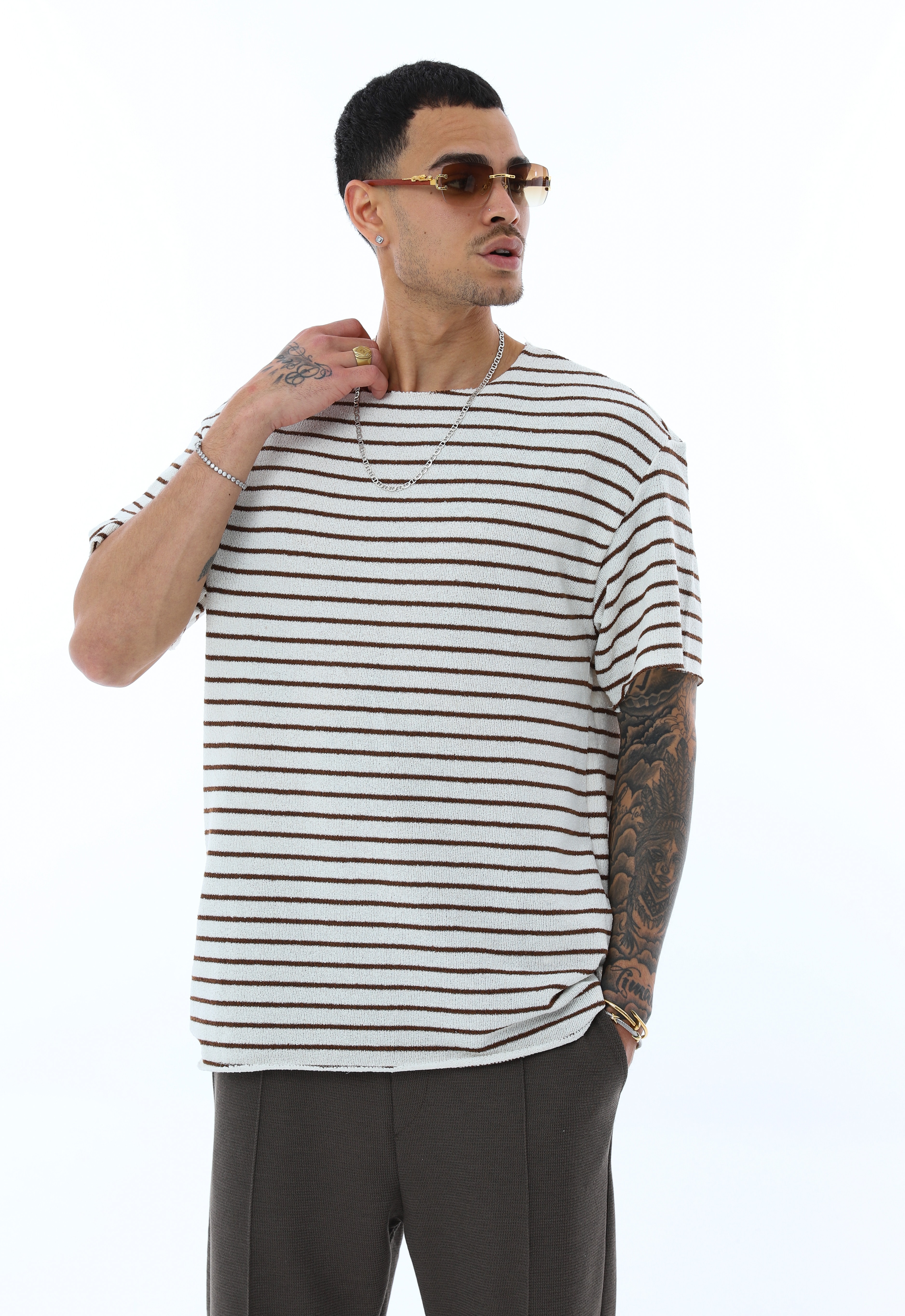 OVERSIZE AÇIK YAKA ÇİZGİLİ TRİKO T-SHIRT - BEYAZ - KAHVE