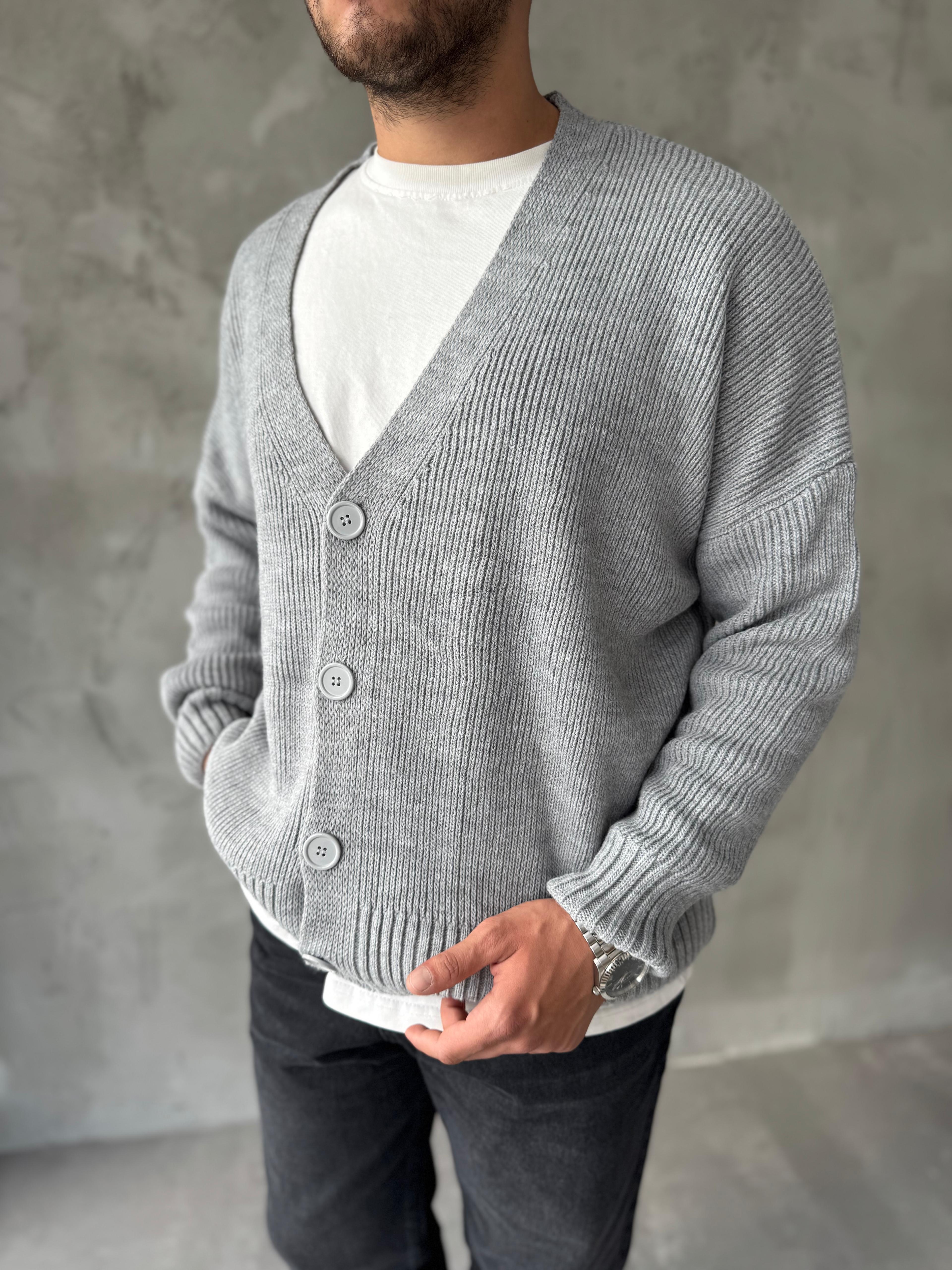 Gri Düğmeli Oversize Örme Hırka