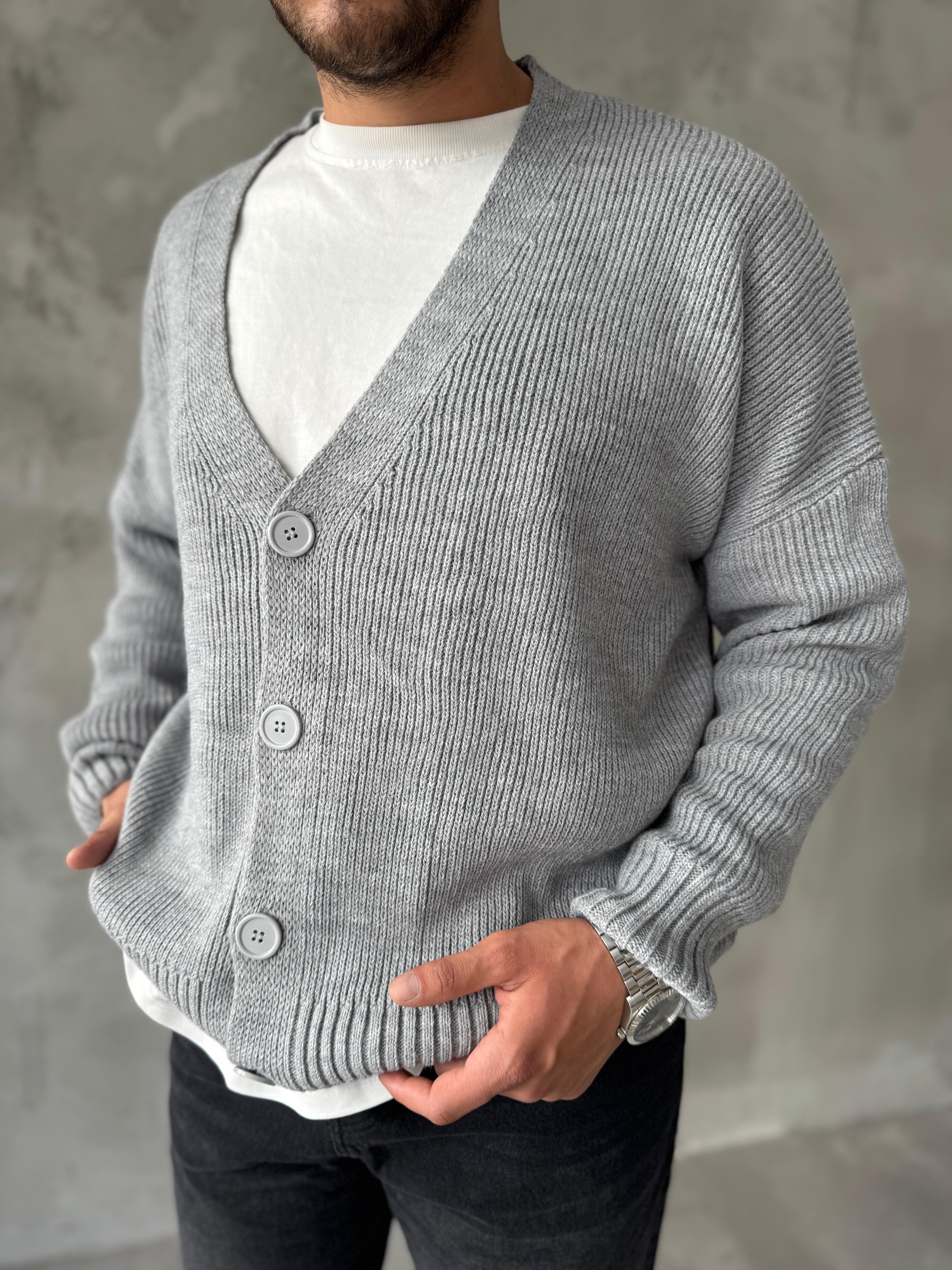 Gri Düğmeli Oversize Örme Hırka