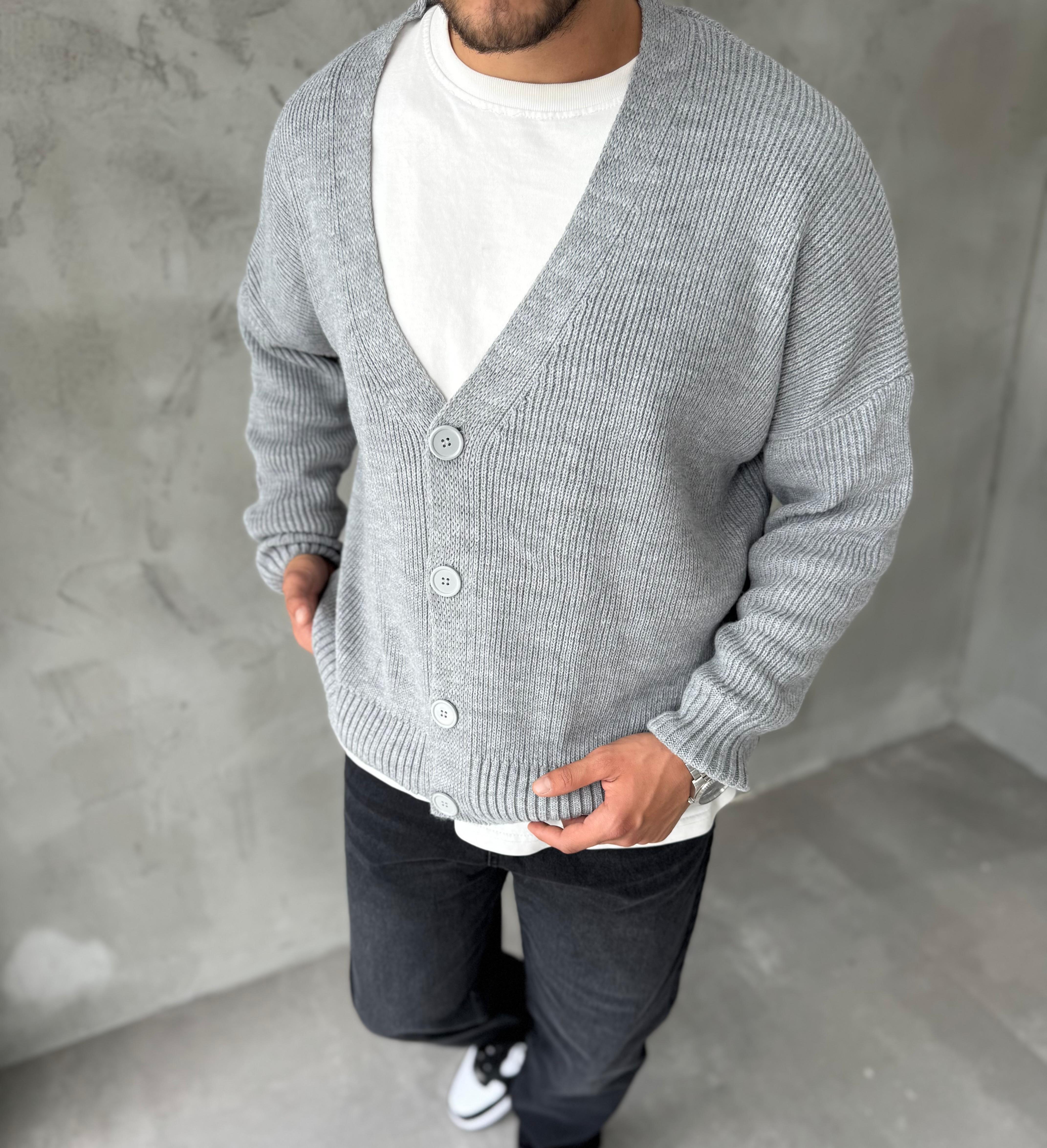 Gri Düğmeli Oversize Örme Hırka