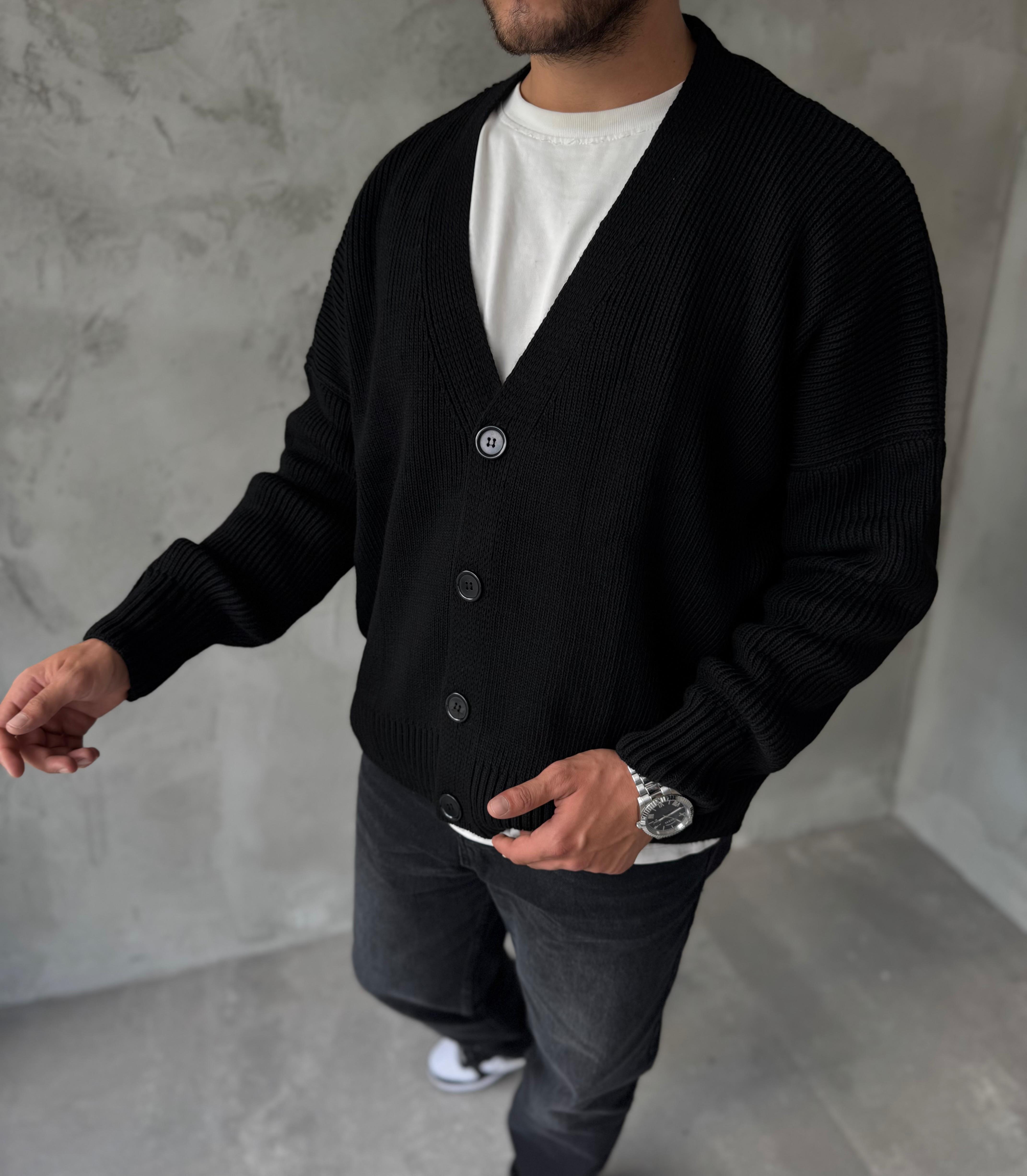 Siyah Düğmeli Oversize Örme Hırka