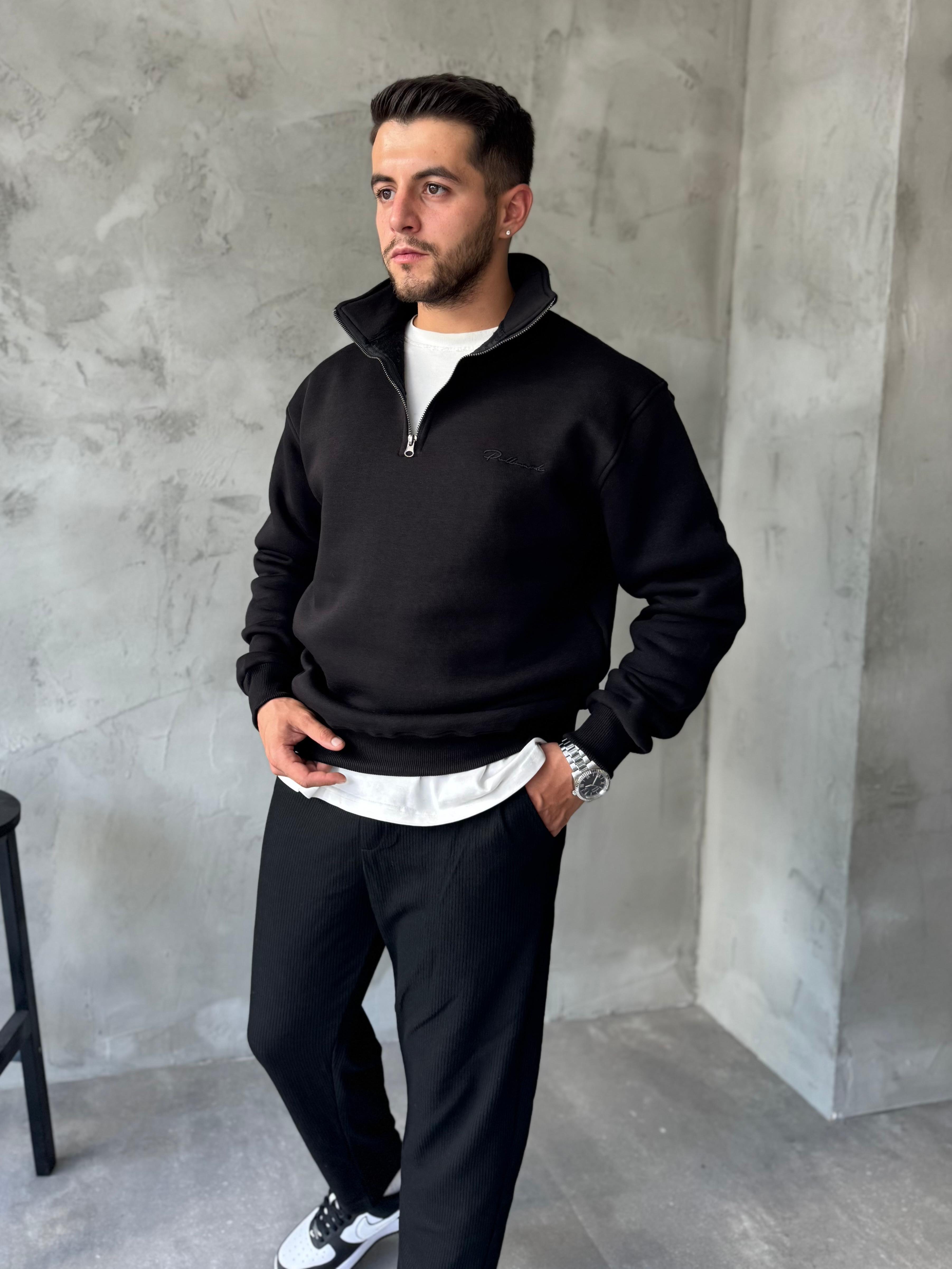 Siyah Yarım Fermuarlı Nakışlı Sweatshirt