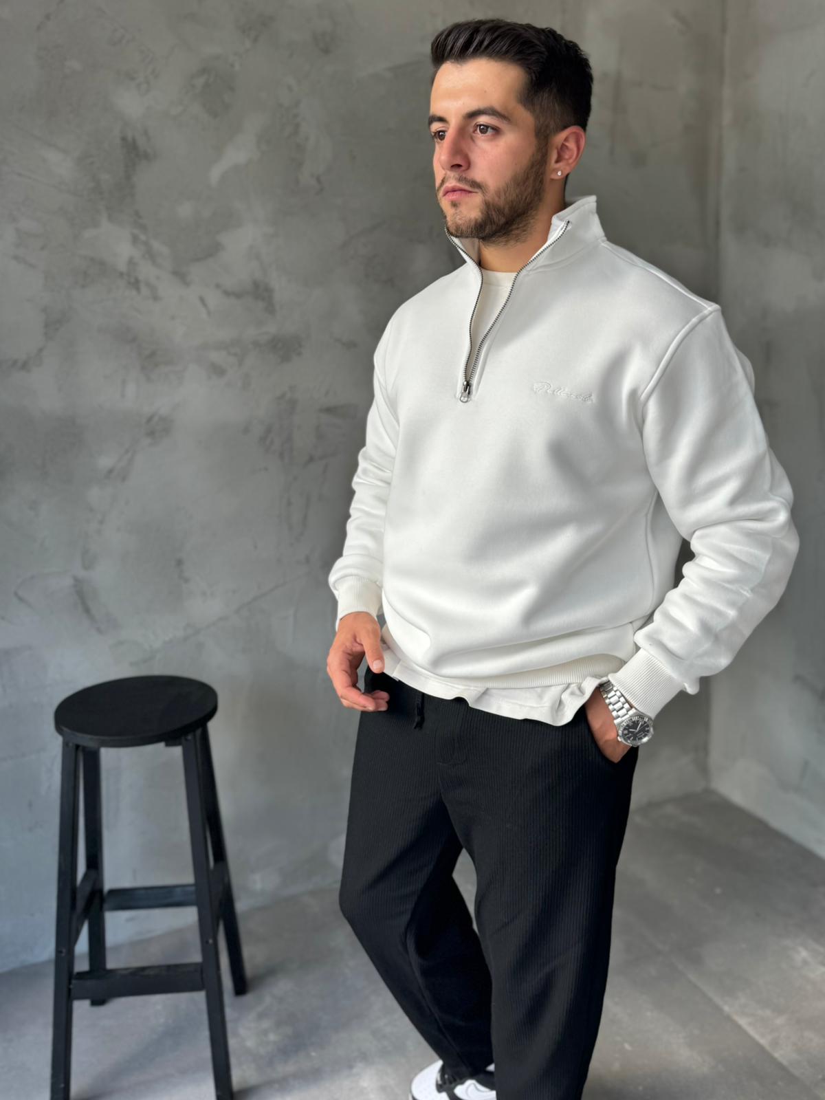 Beyaz Yarım Fermuarlı Nakışlı Sweatshirt