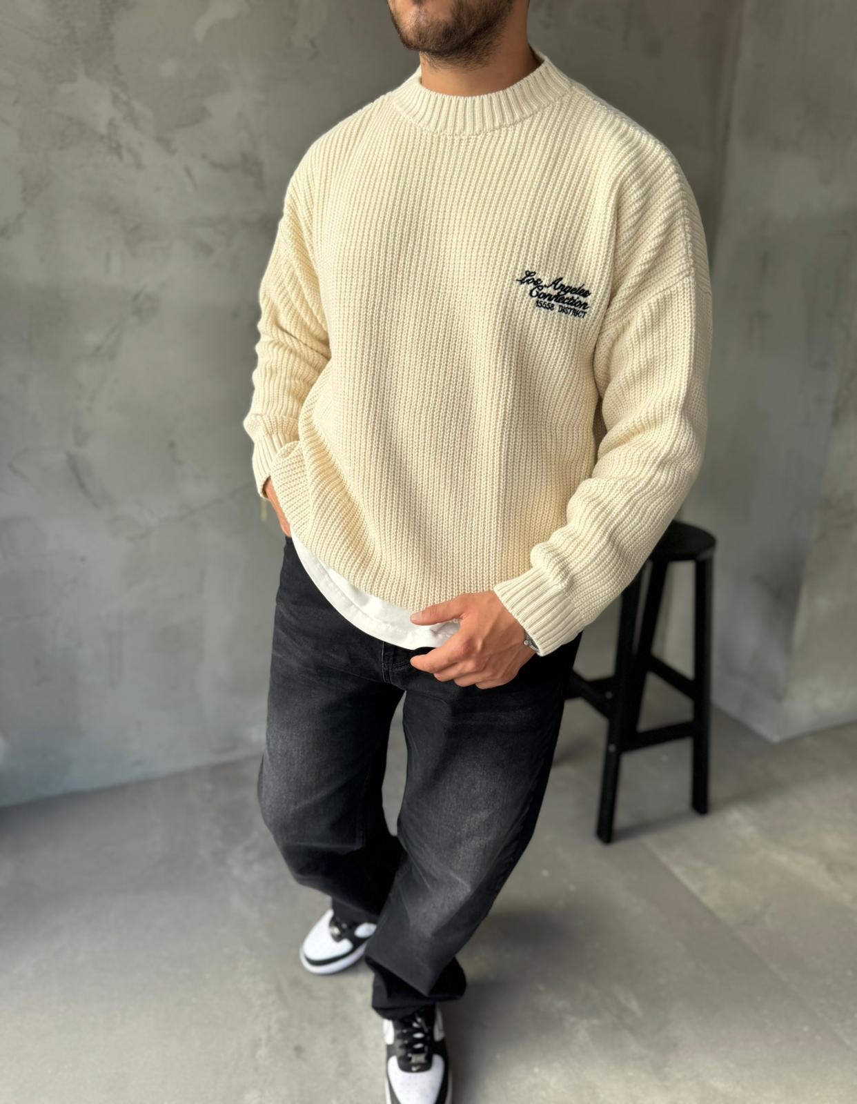 Krem Los Angeles Nakışlı Oversize Örme Kazak