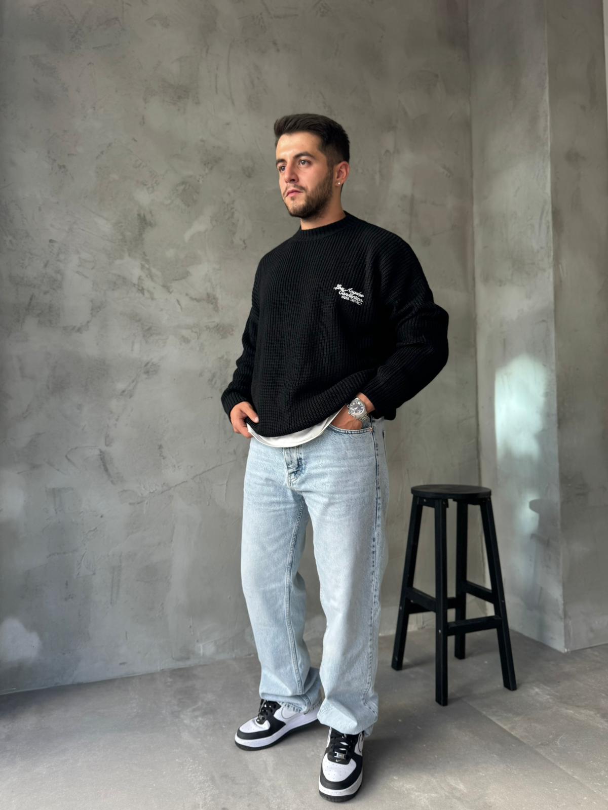 Siyah Los Angeles Nakışlı Oversize Örme Kazak