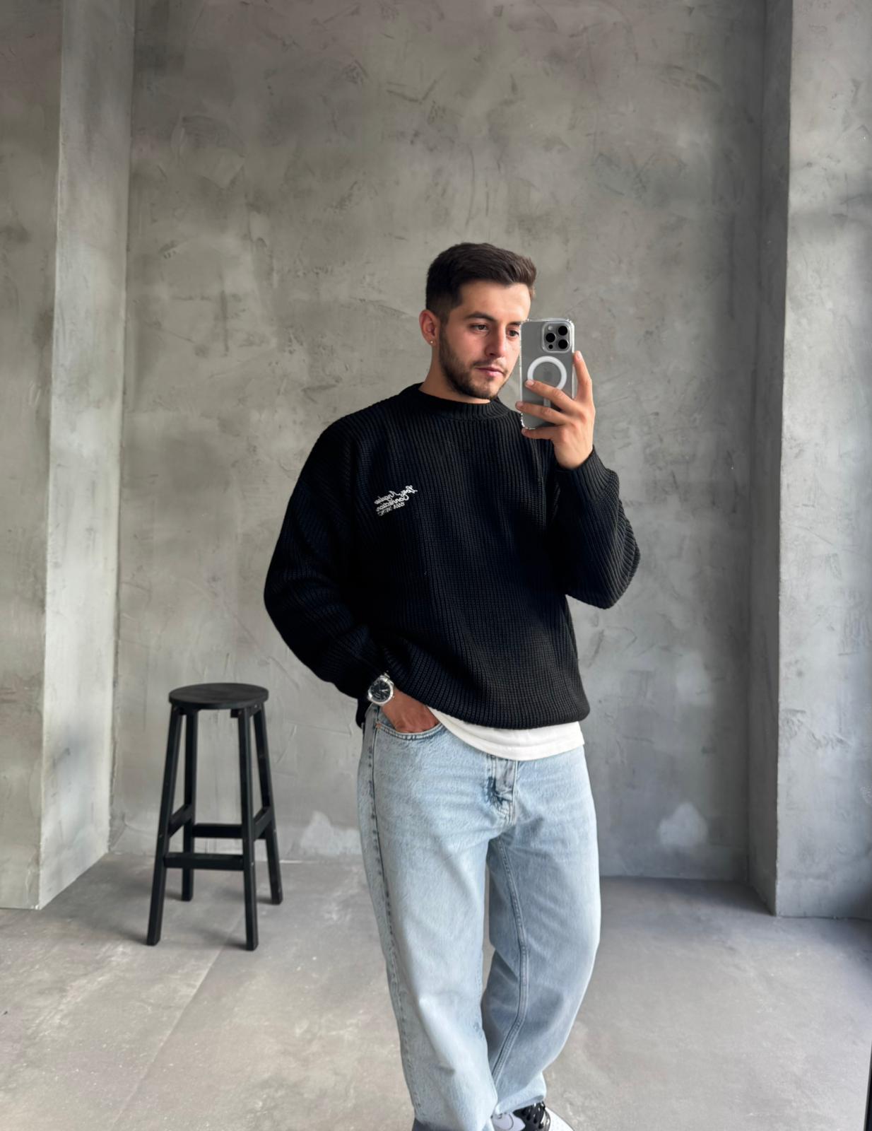 Siyah Los Angeles Nakışlı Oversize Örme Kazak