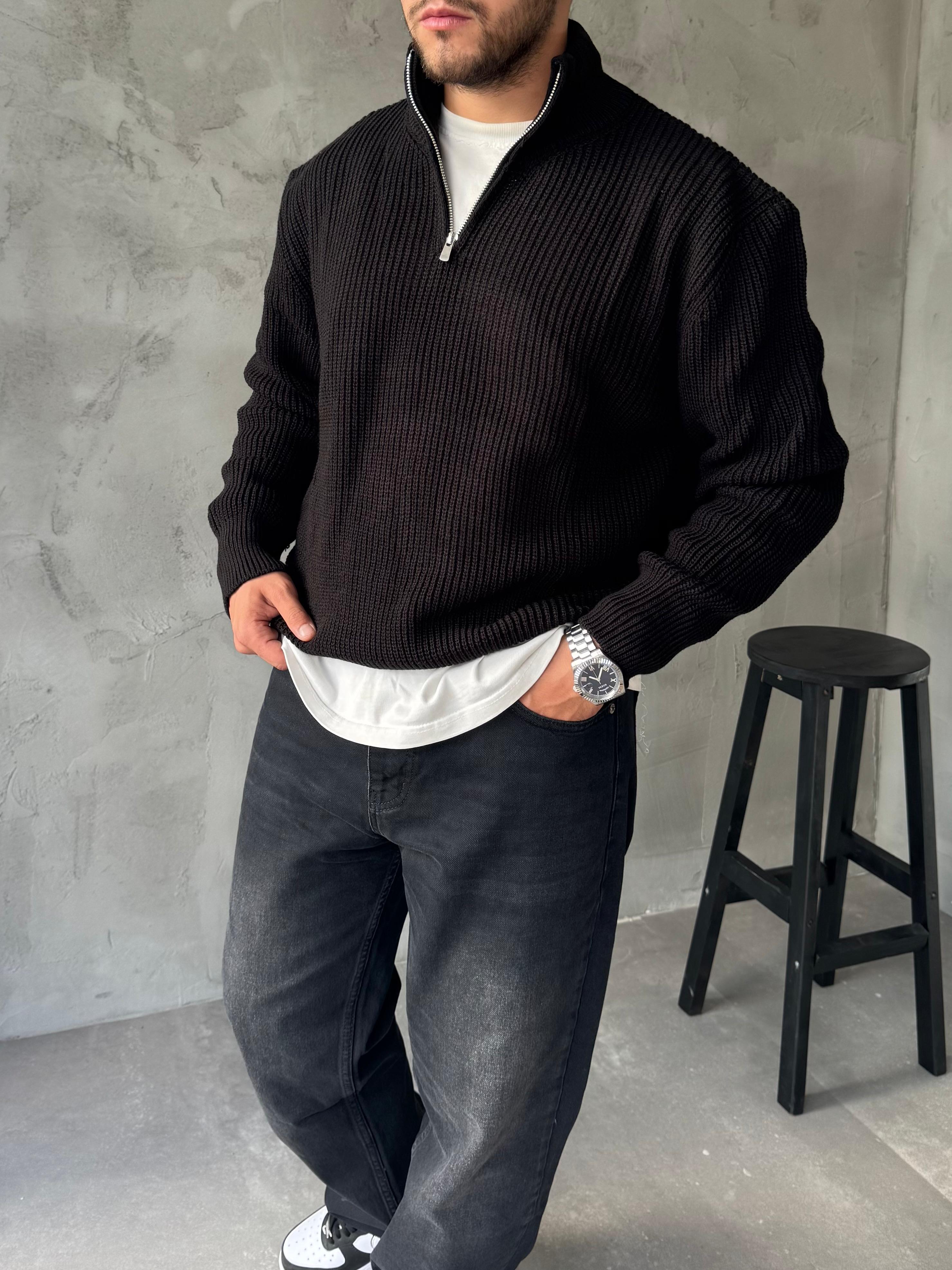 Siyah Yarım Fermuarlı Oversize Örme Kazak