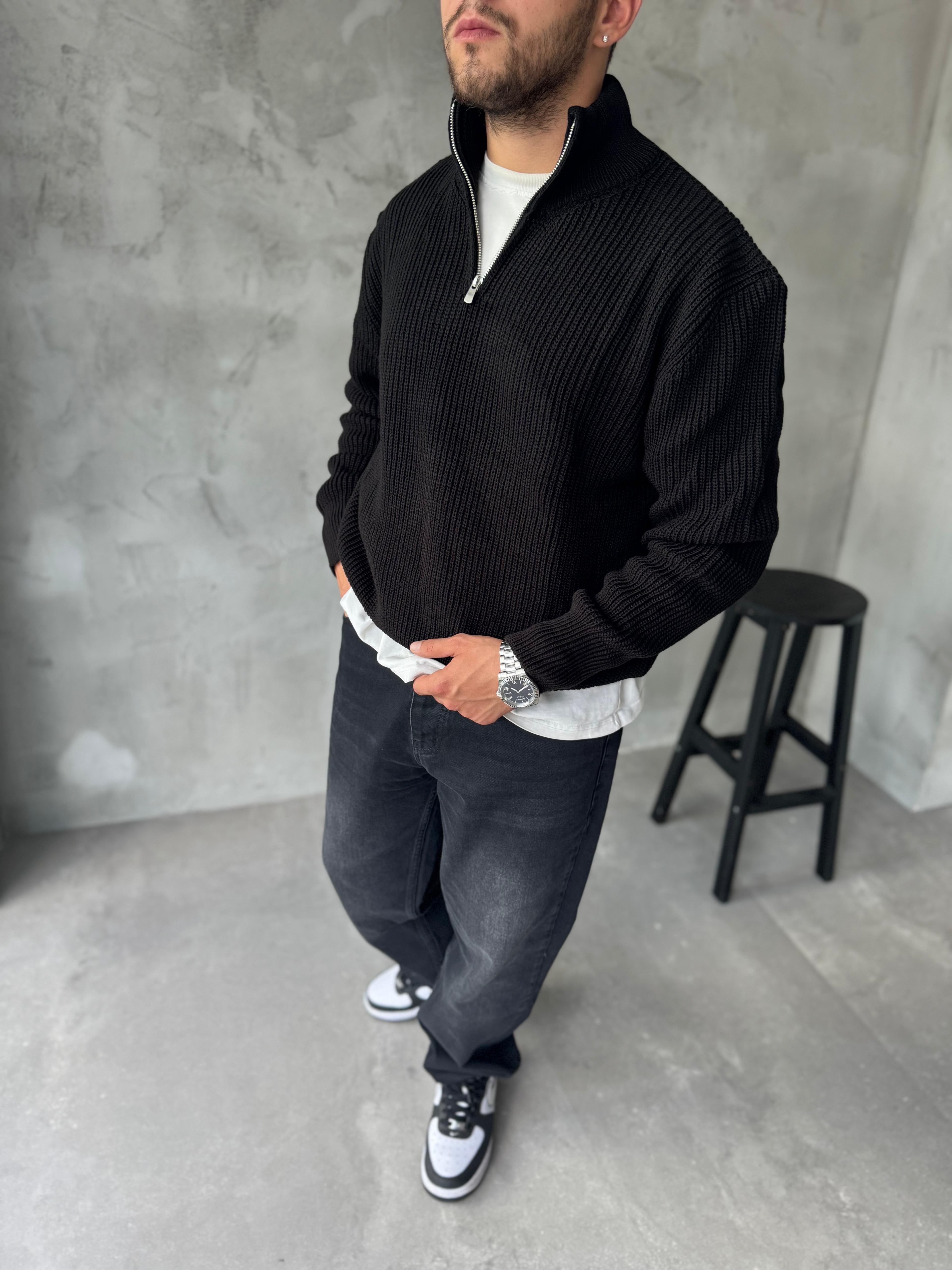 Siyah Yarım Fermuarlı Oversize Örme Kazak