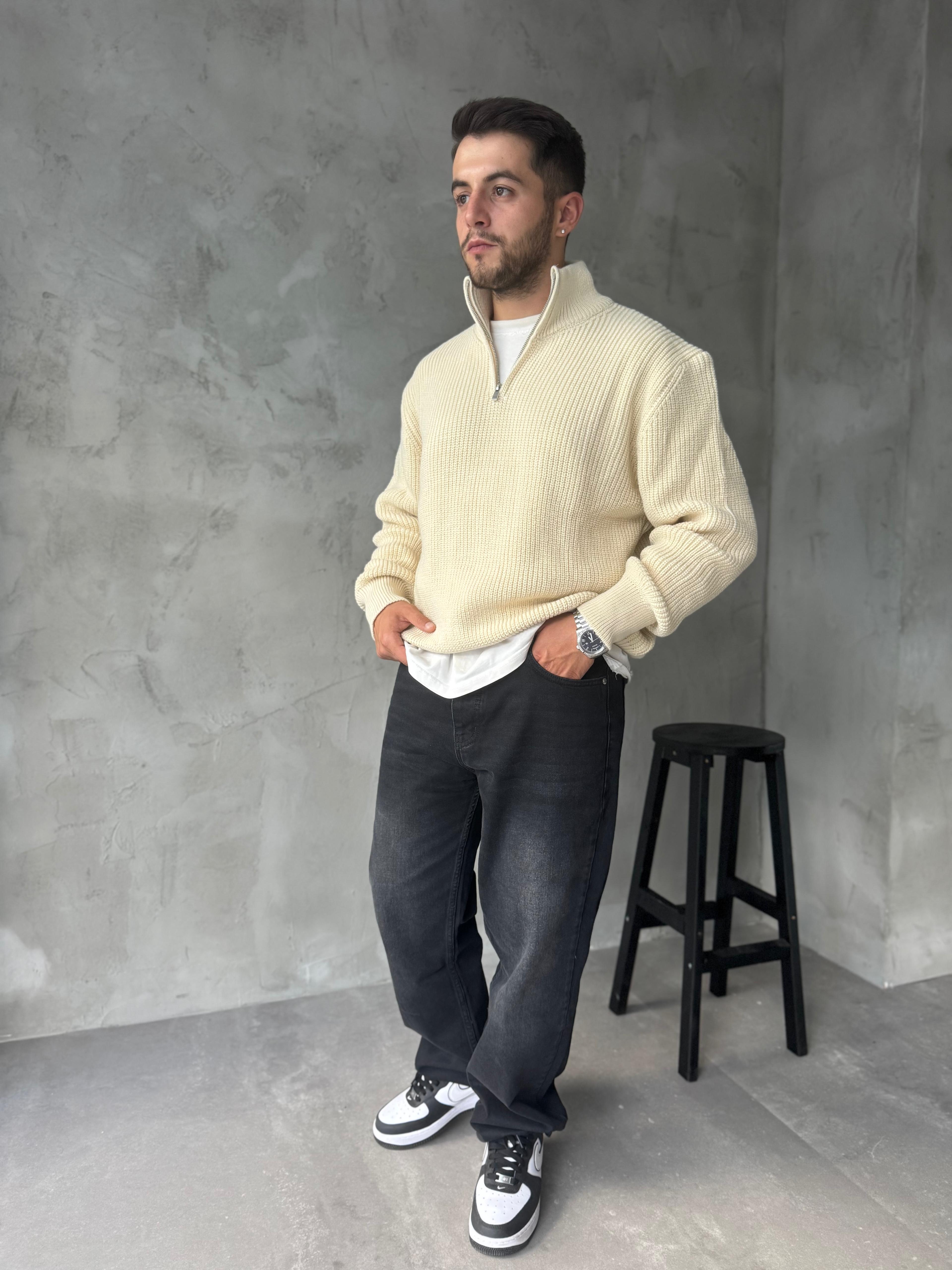 Ekru Yarım Fermuarlı Oversize Örme Kazak