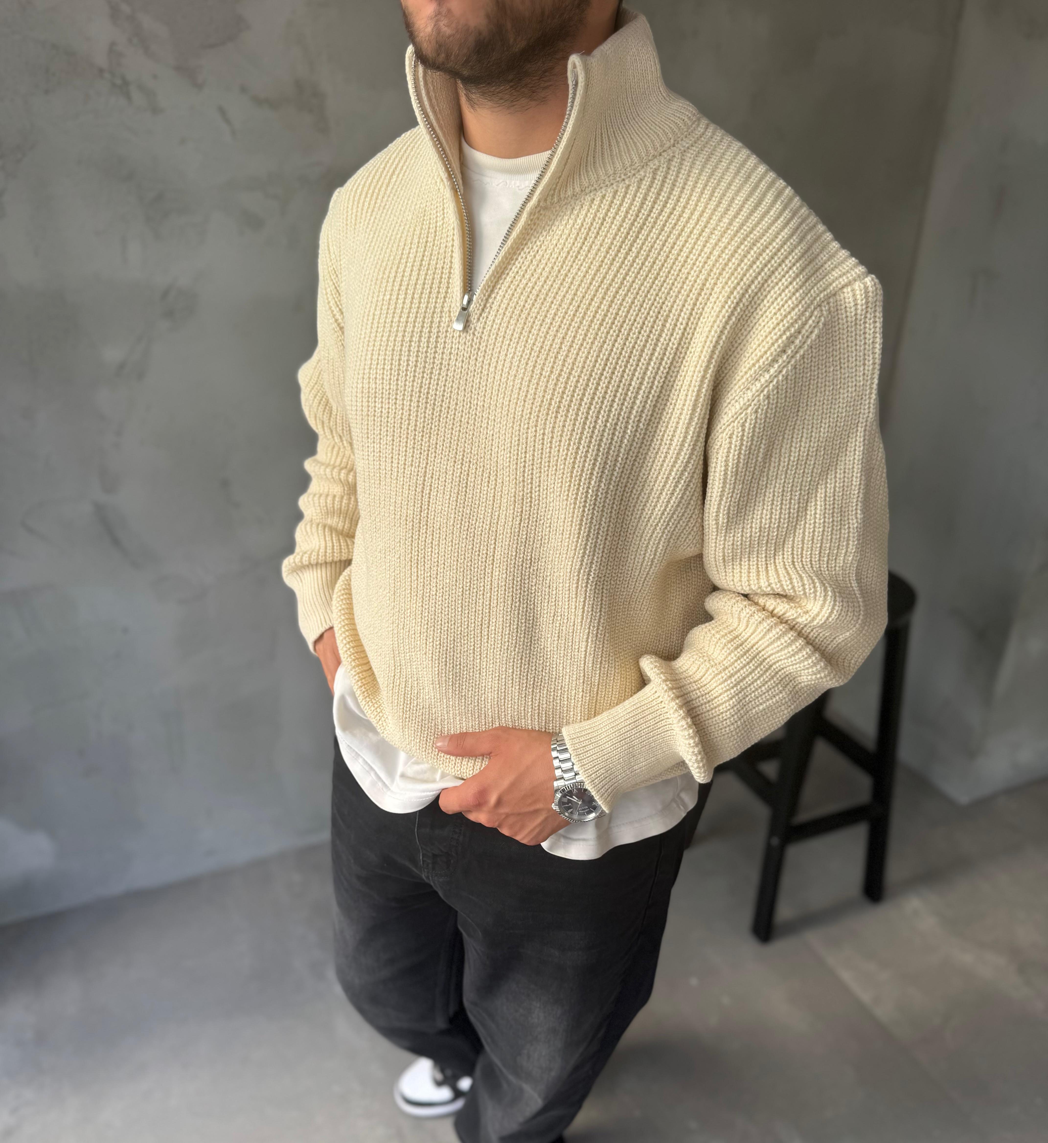 Ekru Yarım Fermuarlı Oversize Örme Kazak