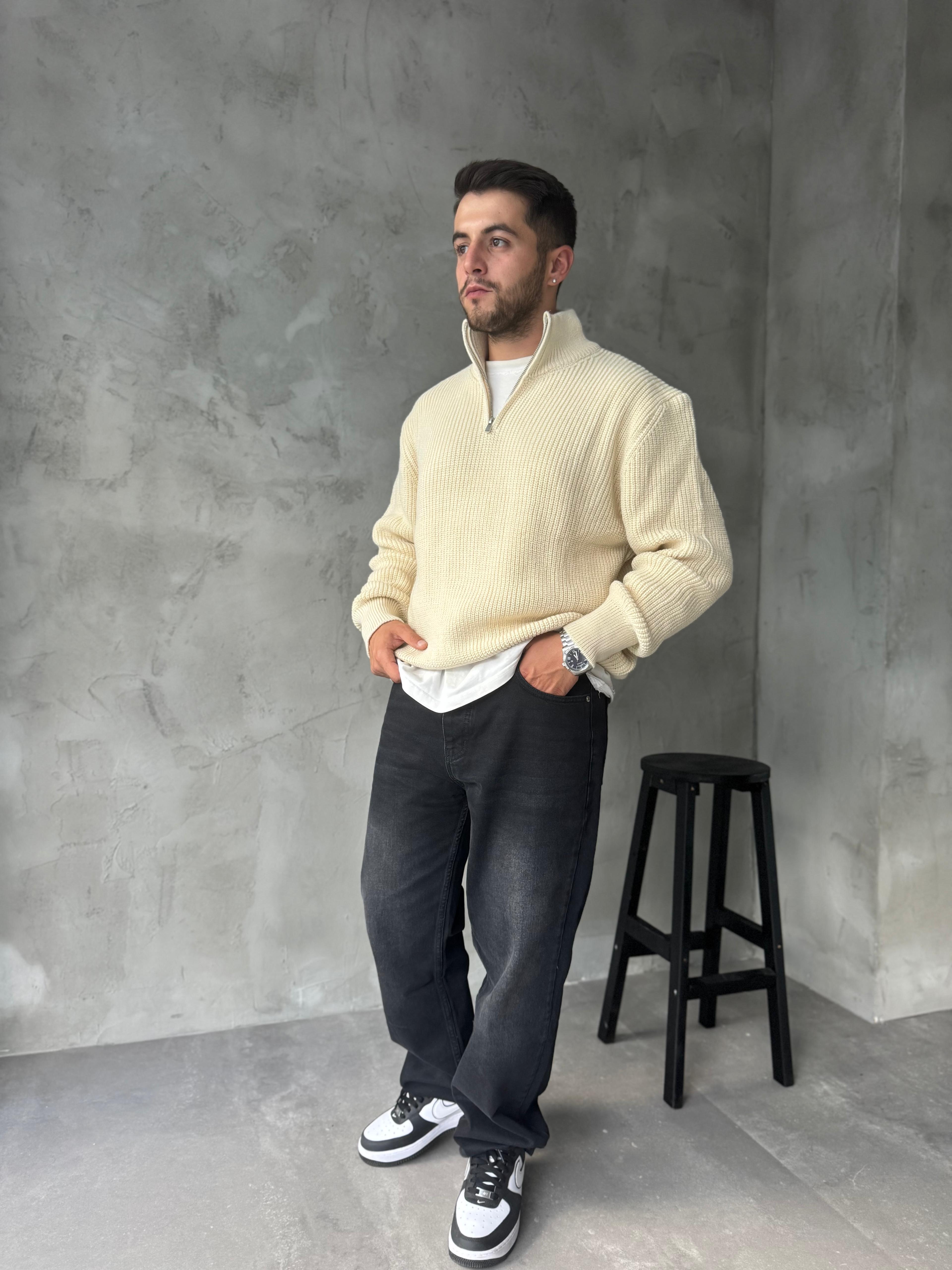 Ekru Yarım Fermuarlı Oversize Örme Kazak