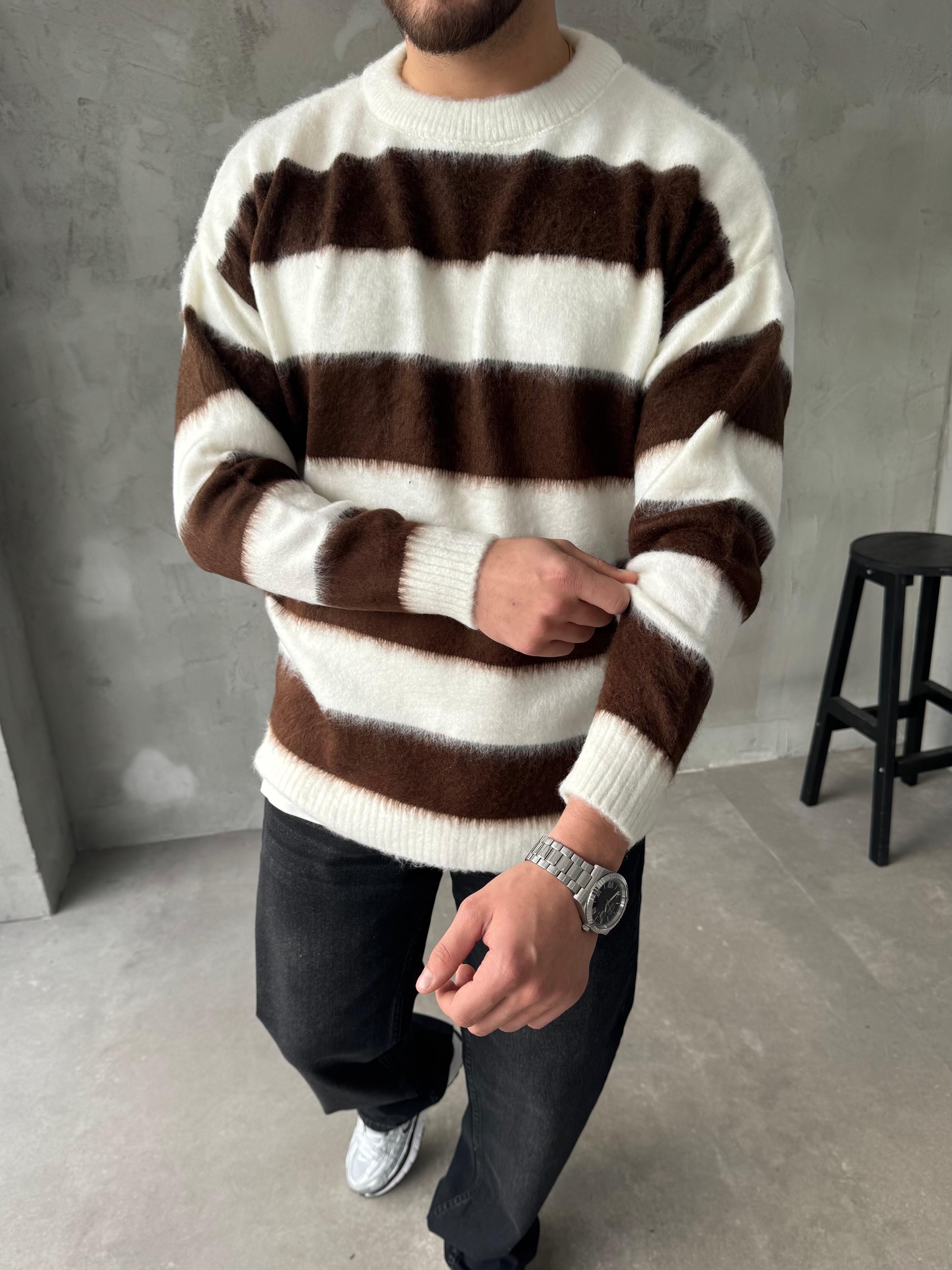 Kahve Şerit Detaylı Peluş Kazak