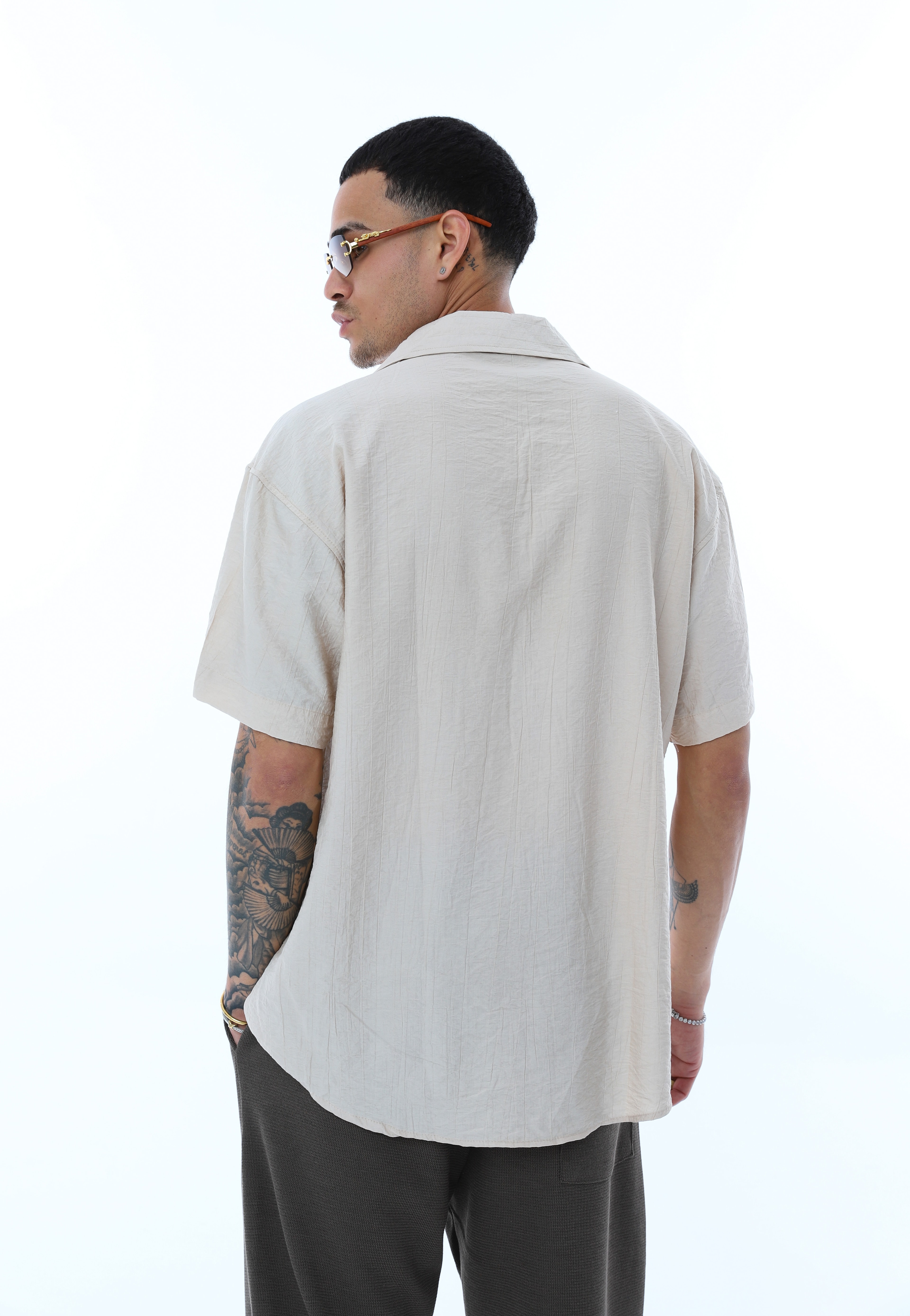 BURUŞUK GÖRÜNÜMLÜ KISA KOLLU GÖMLEK - BEJ