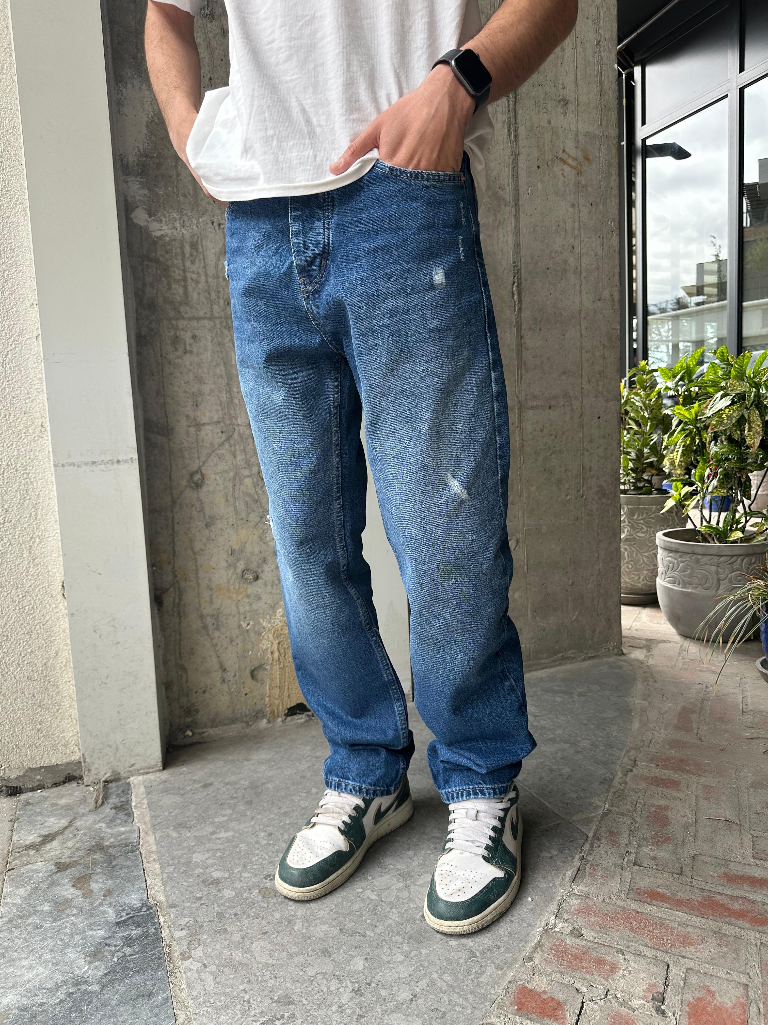 MAVİ TAŞLANMIŞ YIRTIKLI BAGGY KALIP PANTOLON - MAVİ