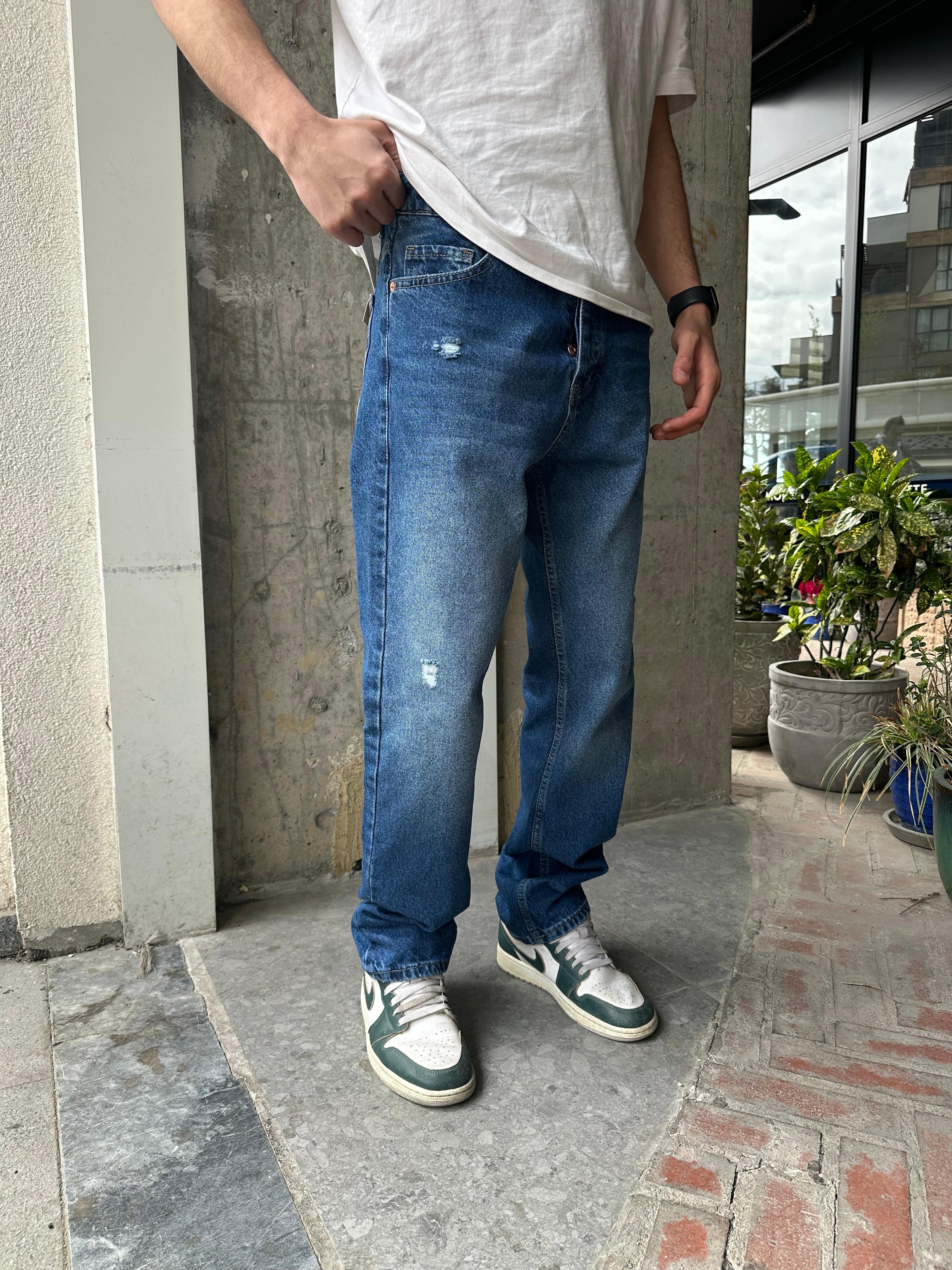 MAVİ TAŞLANMIŞ YIRTIKLI BAGGY KALIP PANTOLON - MAVİ