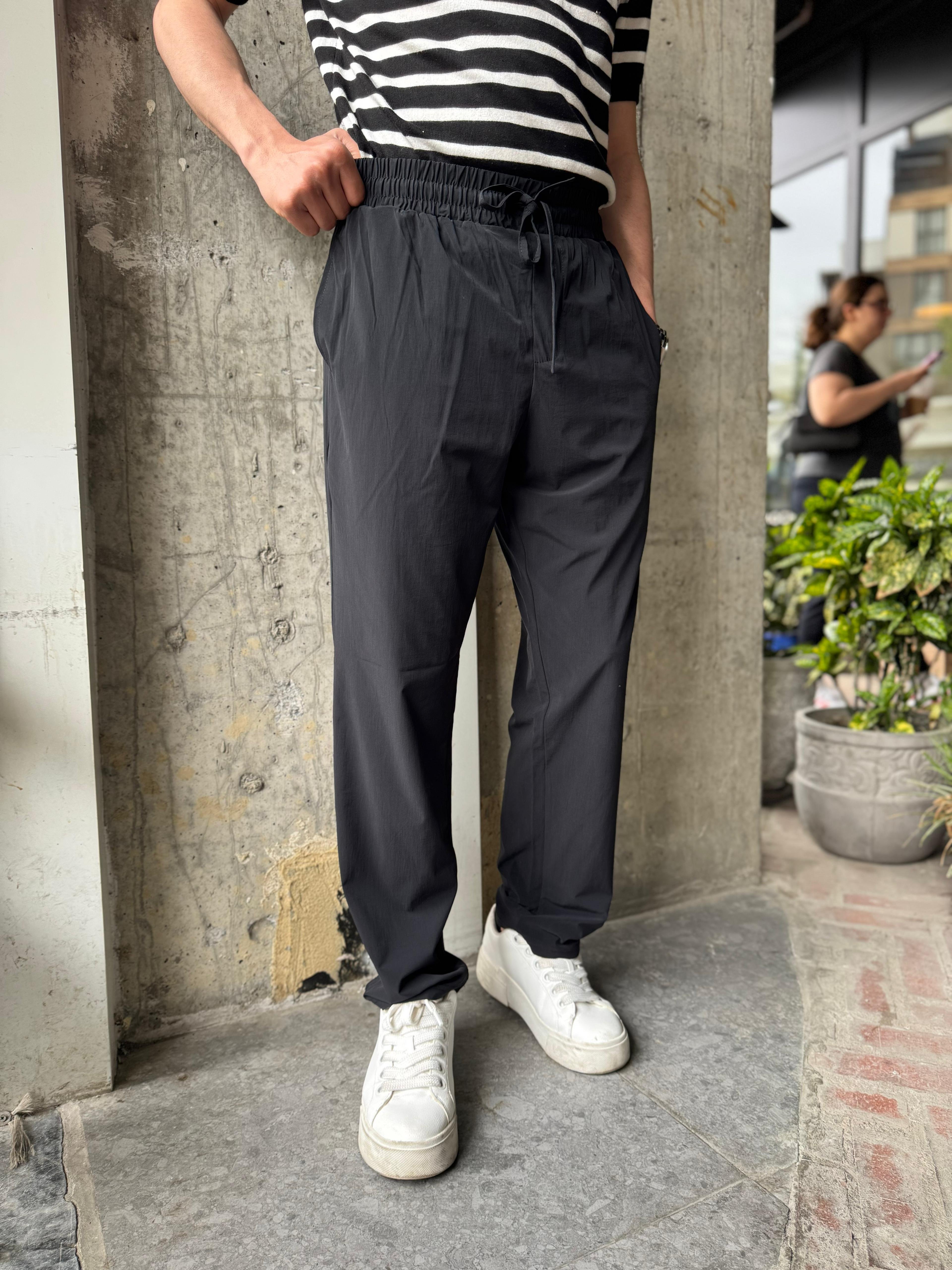 PARAŞÜT KUMAŞ İNCE JOGGER  - SİYAH