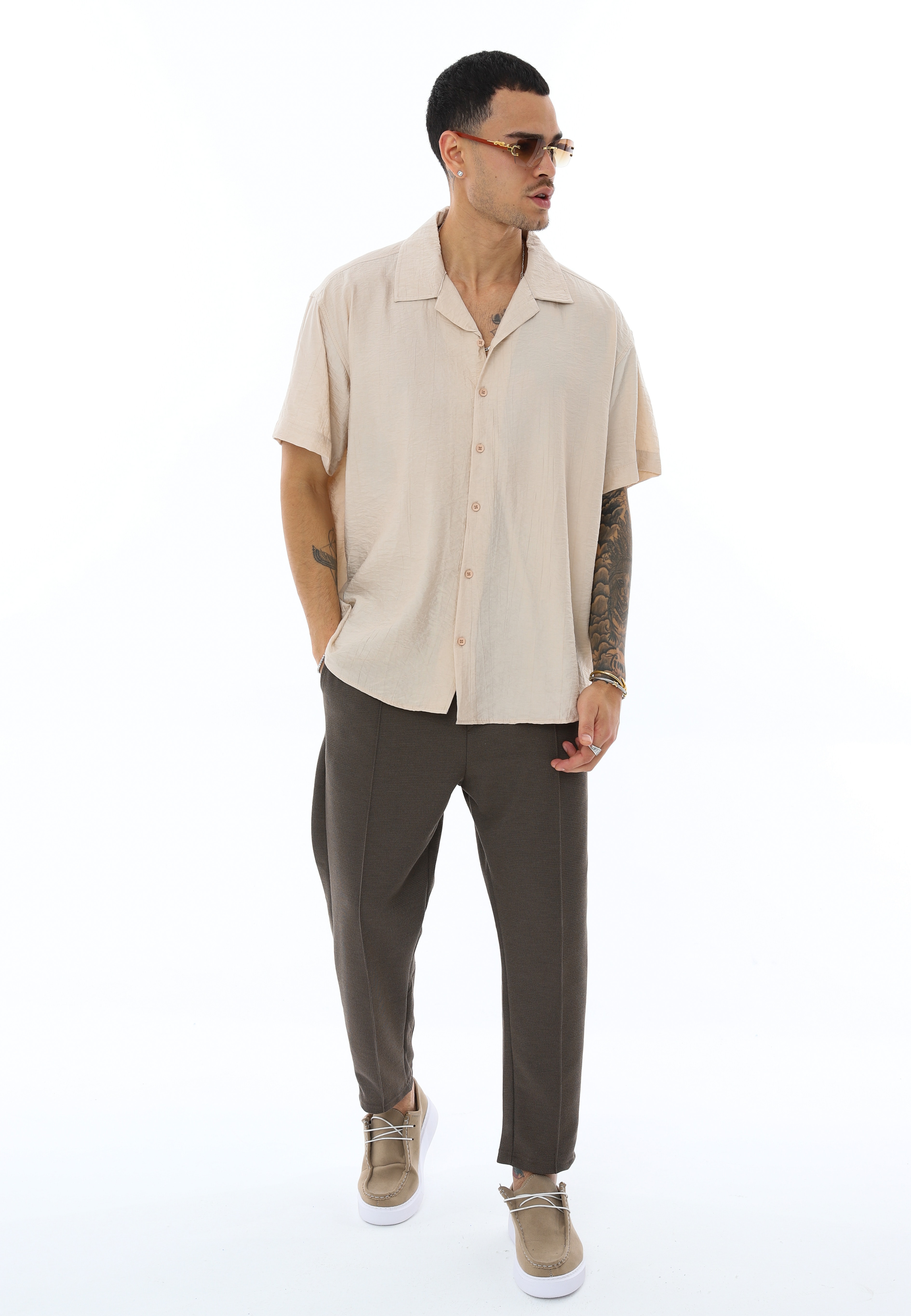 BURUŞUK GÖRÜNÜMLÜ KISA KOLLU GÖMLEK - BEJ