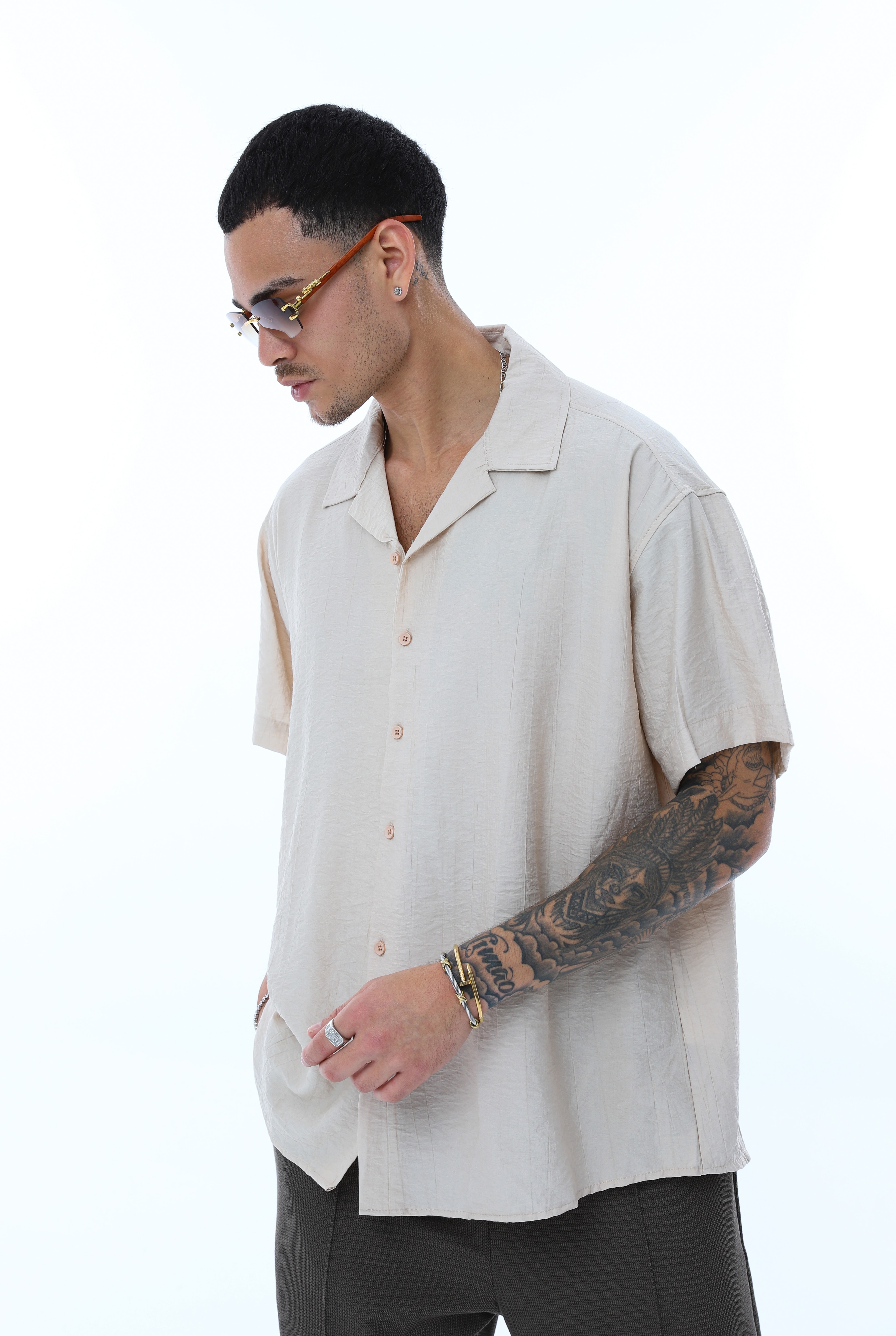 BURUŞUK GÖRÜNÜMLÜ KISA KOLLU GÖMLEK - BEJ