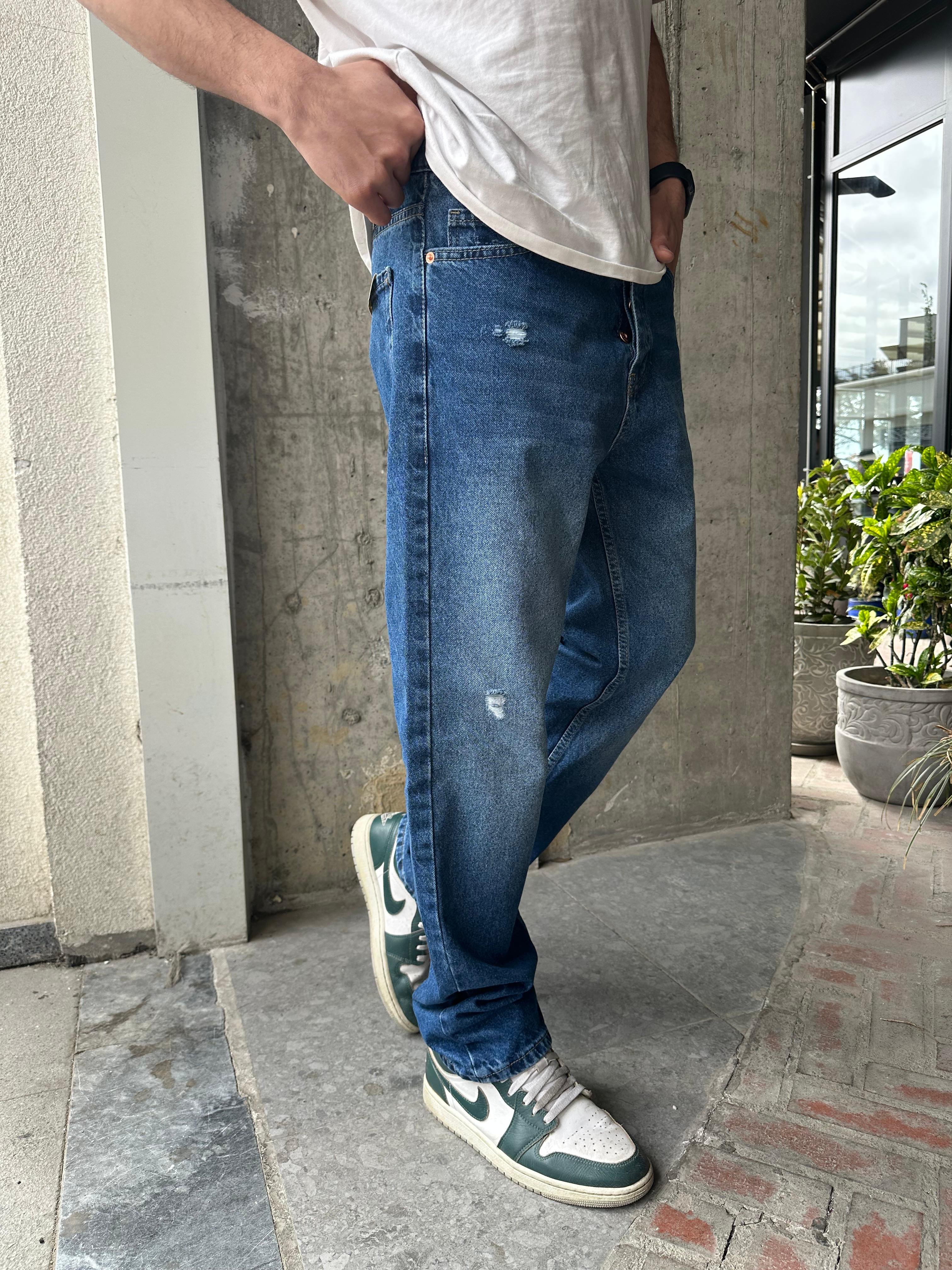 MAVİ TAŞLANMIŞ YIRTIKLI BAGGY KALIP PANTOLON - MAVİ