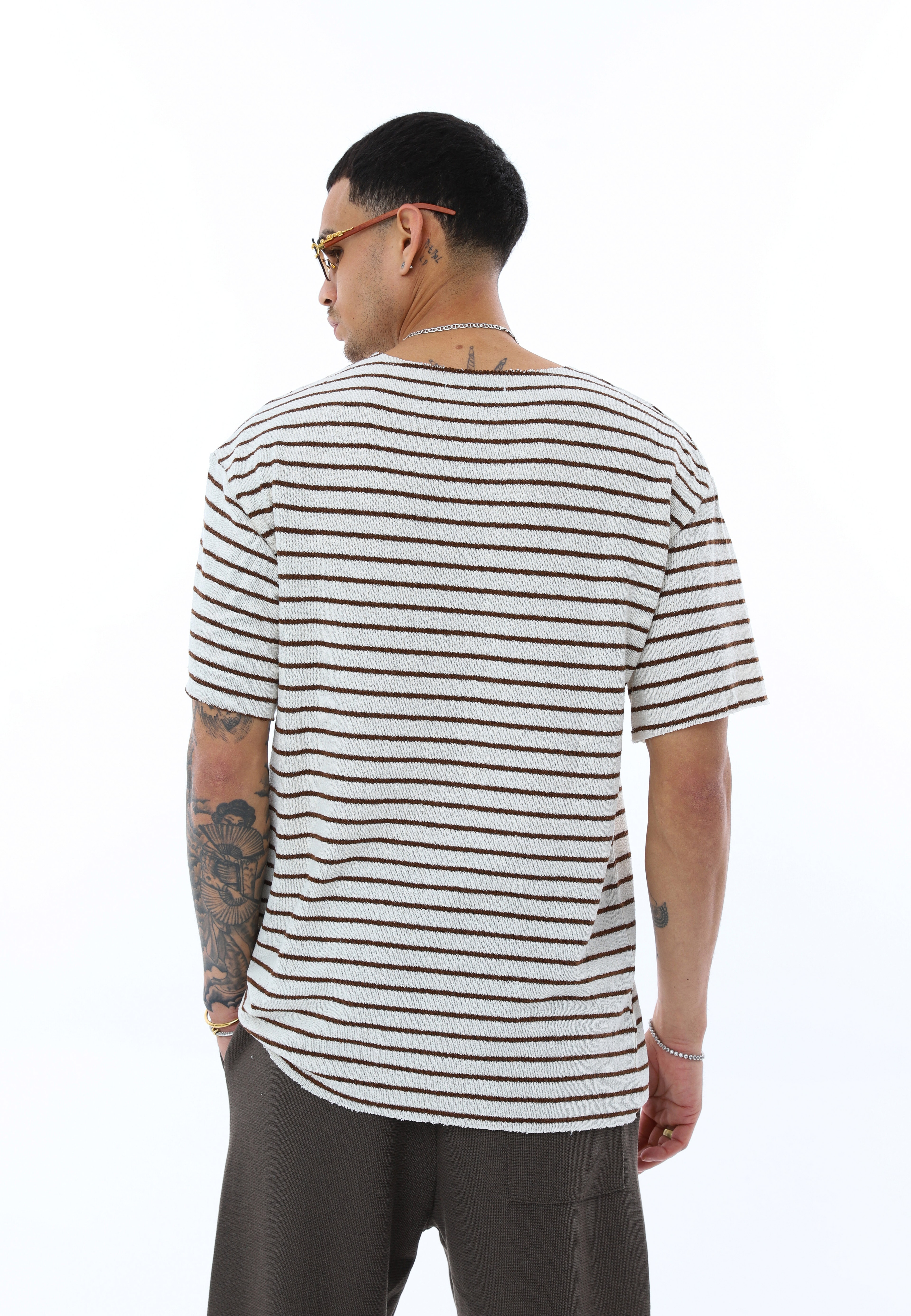 OVERSIZE AÇIK YAKA ÇİZGİLİ TRİKO T-SHIRT - BEYAZ - KAHVE