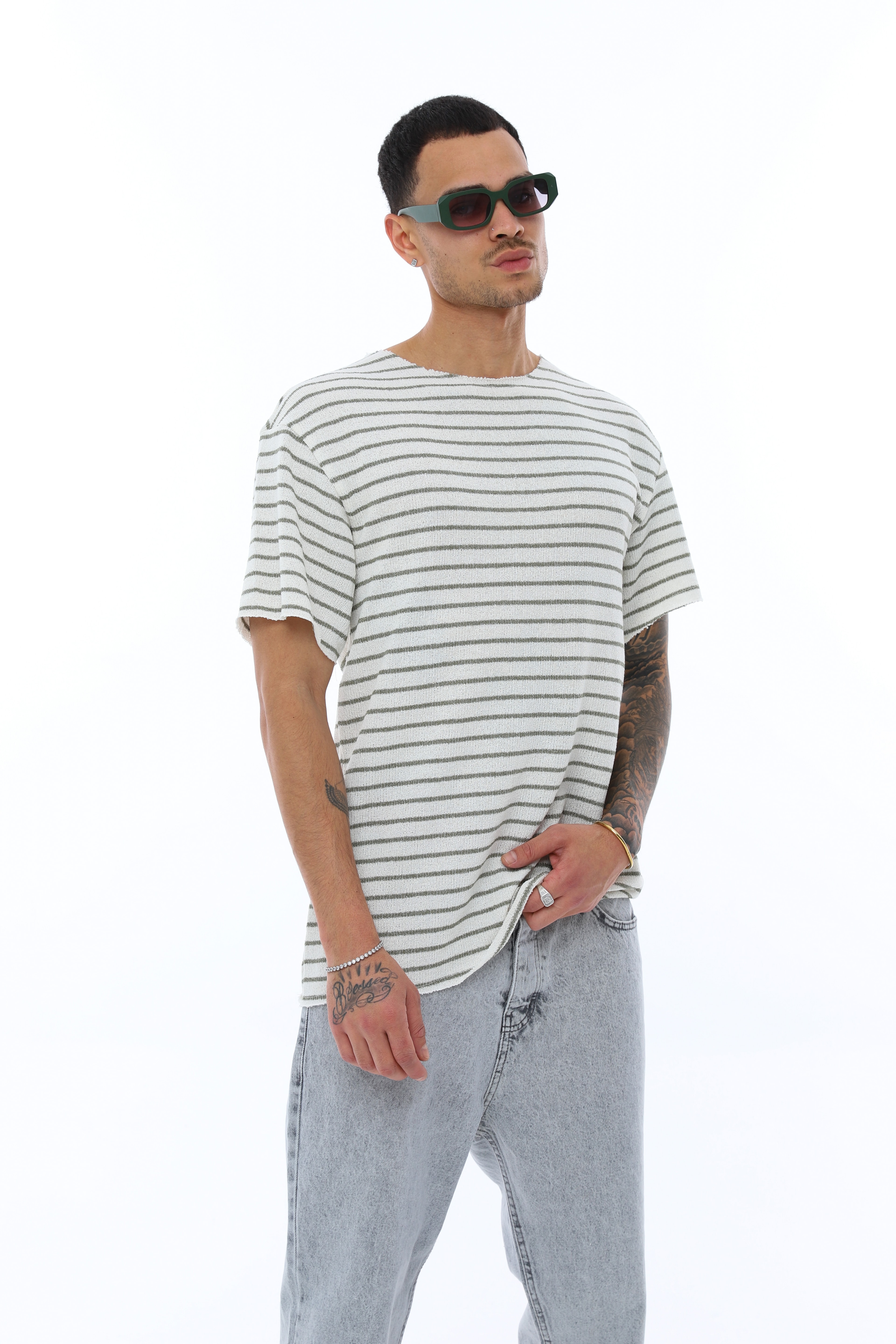 OVERSIZE AÇIK YAKA ÇİZGİLİ TRİKO T-SHIRT - BEYAZ - HAKİ