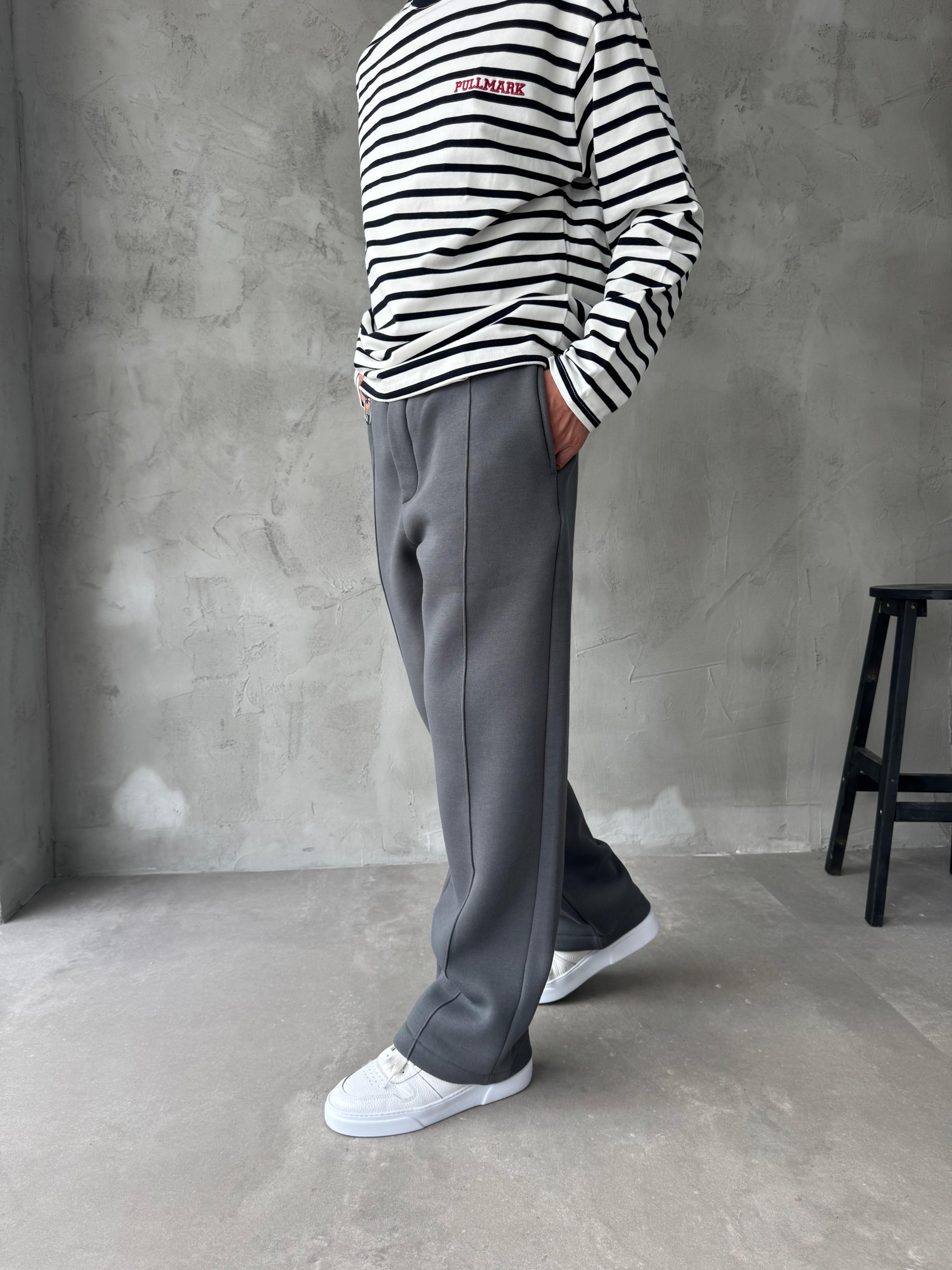 Koyu Gri Aksesuar Detaylı Bol Kalıp Eşofman