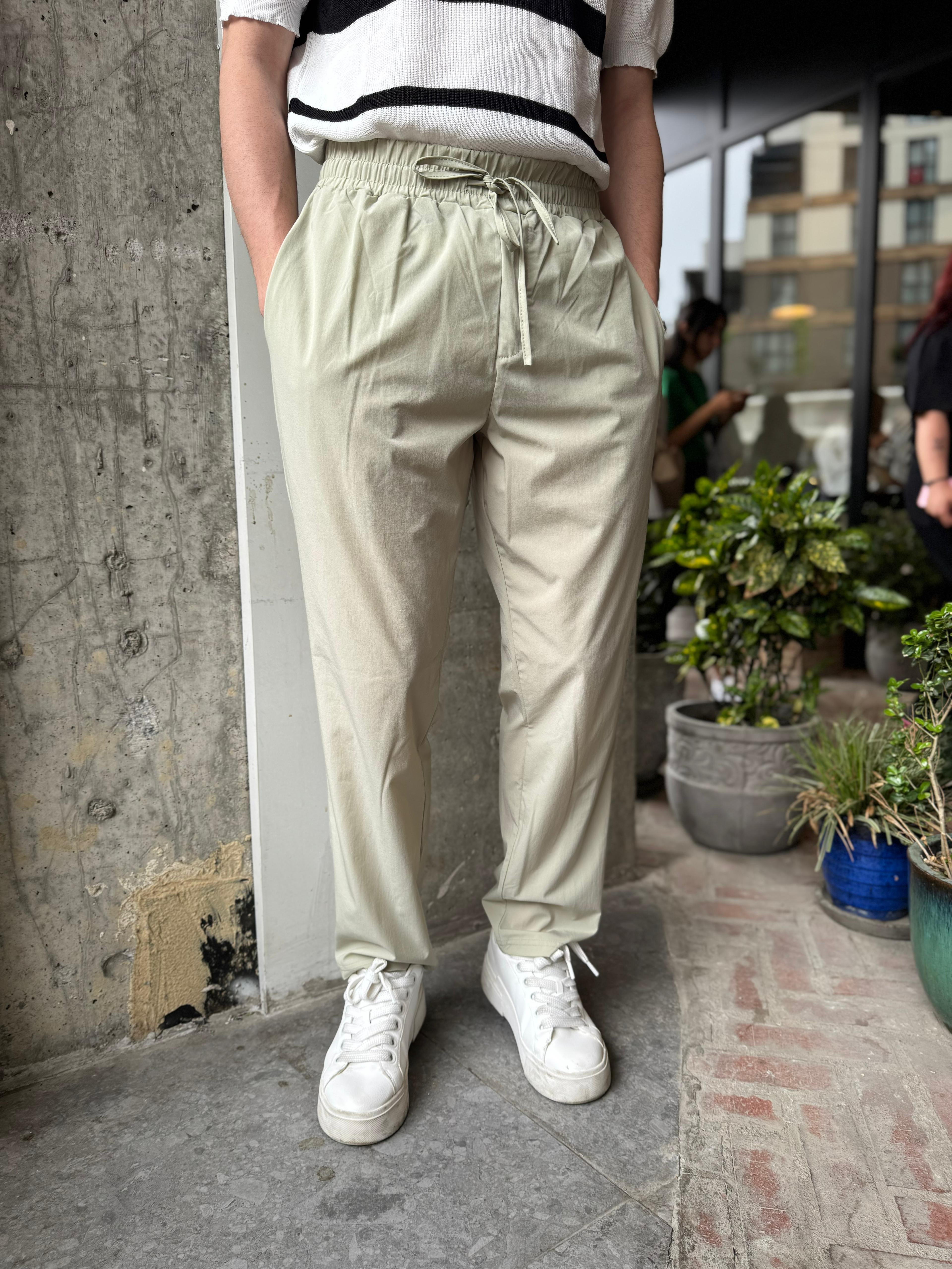 PARAŞÜT KUMAŞ İNCE JOGGER  - .ÇAĞLA YEŞİL
