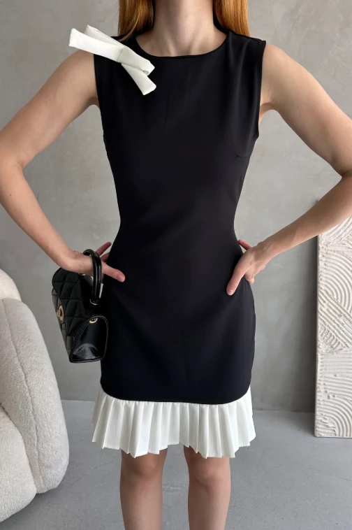 Fiyonk Detaylı Pileli Mini Elbise