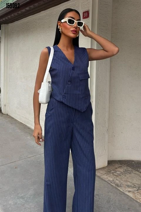 Yeleği Çapraz Detay Düğmeli Cepli Yelekli Takım