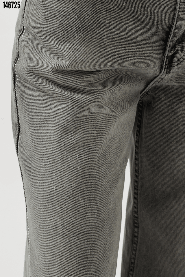 Taş Şerit Detaylı Jean