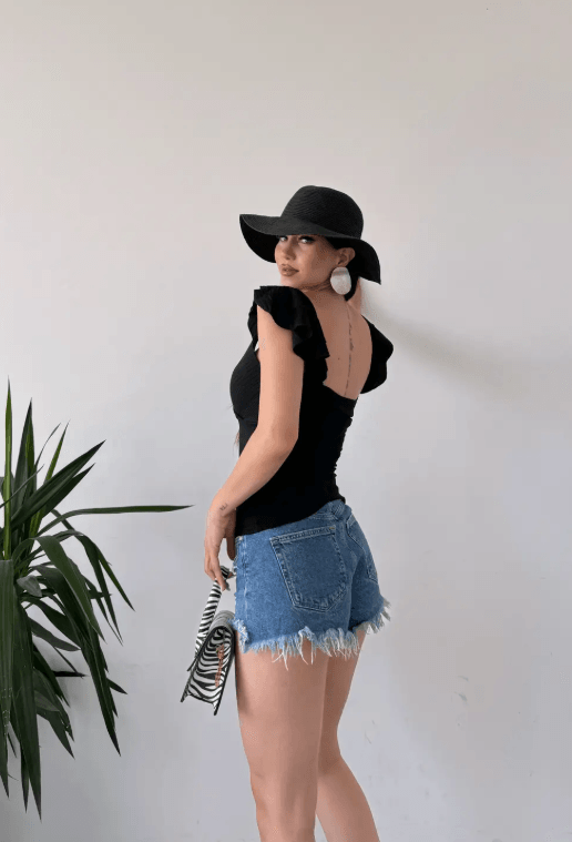 Kruvaze Yaka Omuzu Volanlı Bluz