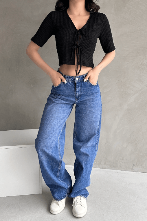 V Yaka Önü Bağlamalı Gofre Crop Bluz