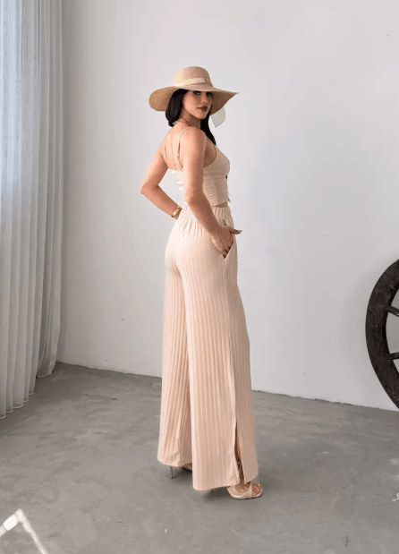 İp Askılı Crop Bluz Ve YIrtmaç Detaylı Pantolon İkili Takım