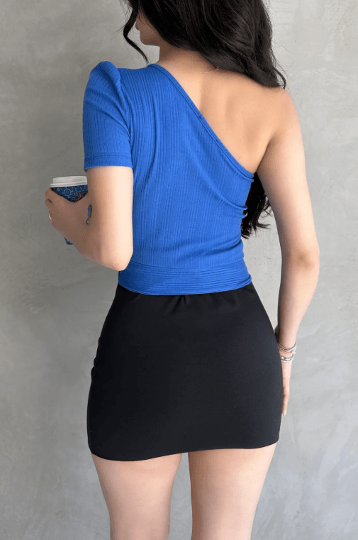 Tek Omuz Zincir Detaylı Crop Bluz