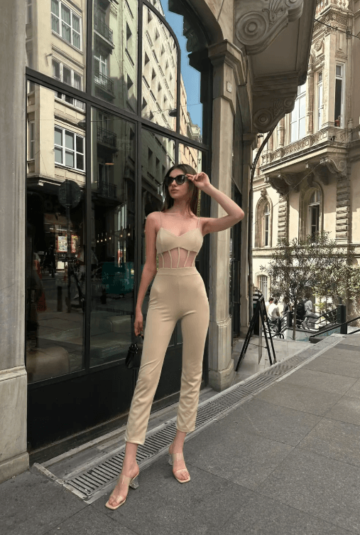 İp Askılı Beli Tül Detaylı Tulum
