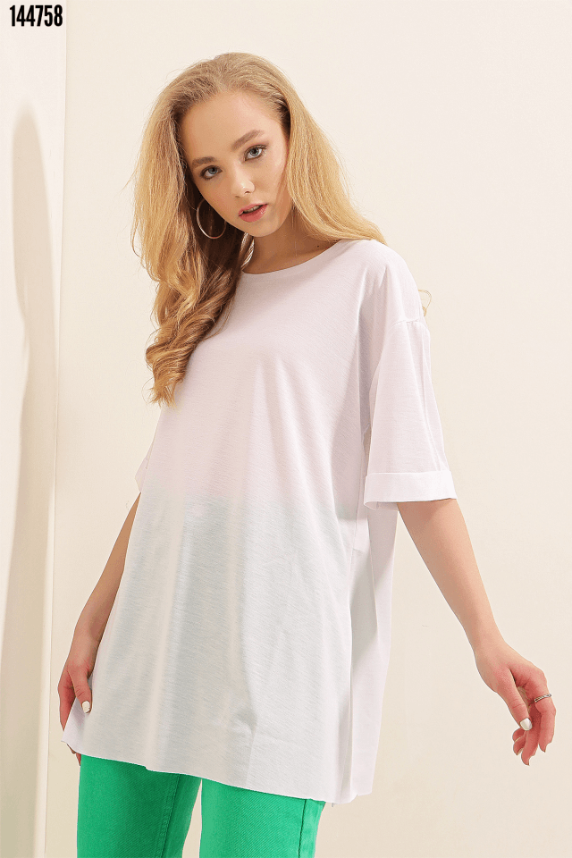 Yırtmaçlı Oversize Tişört