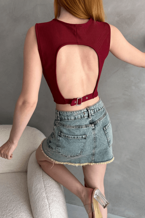 Sırtı Kemer Detaylı Kaşkorse Crop Bluz