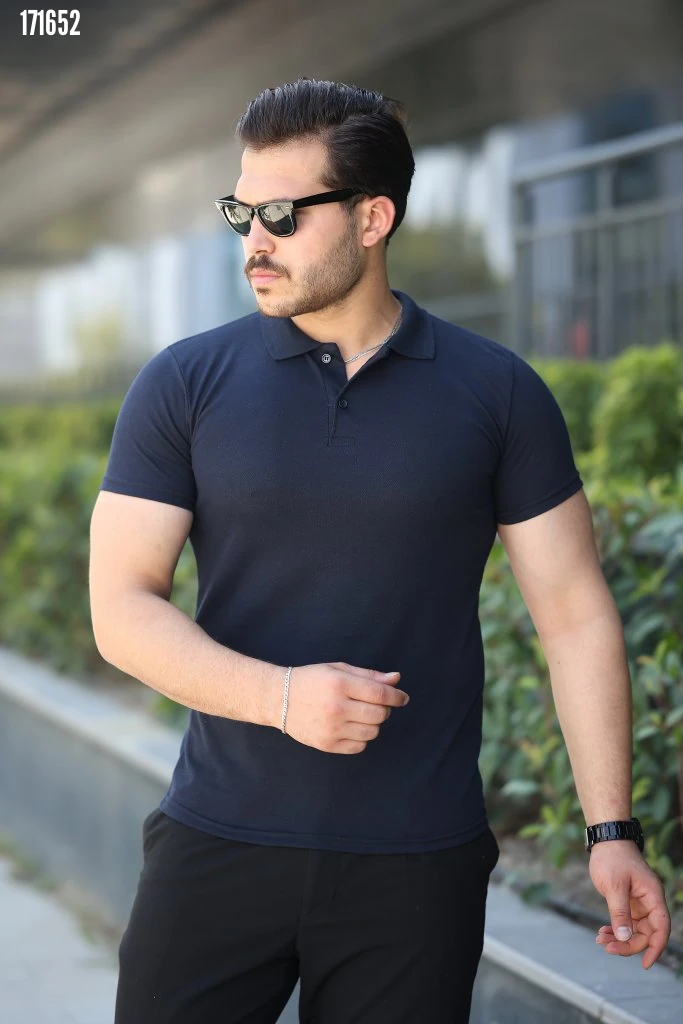 Erkek V Yaka Düğme Detaylı Tişört