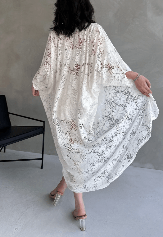 Çicek Desenli Uzun Güpür Kimono