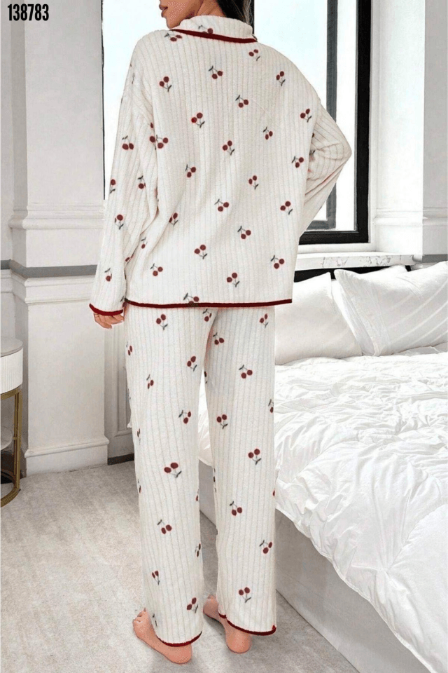 Kiraz Baskılı Pamuklu Kışlık Pijama Takımı 