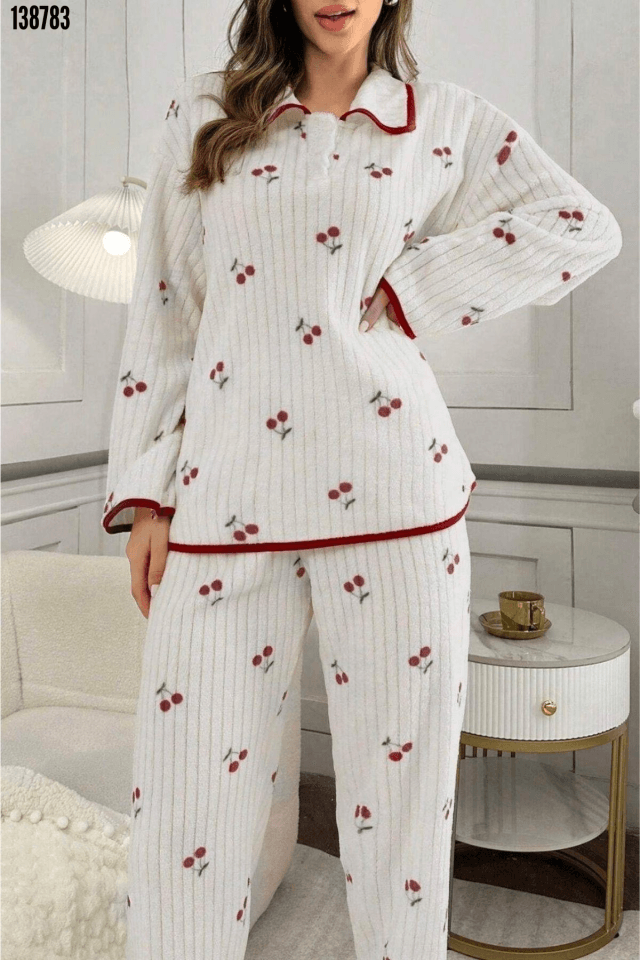 Kiraz Baskılı Pamuklu Kışlık Pijama Takımı 
