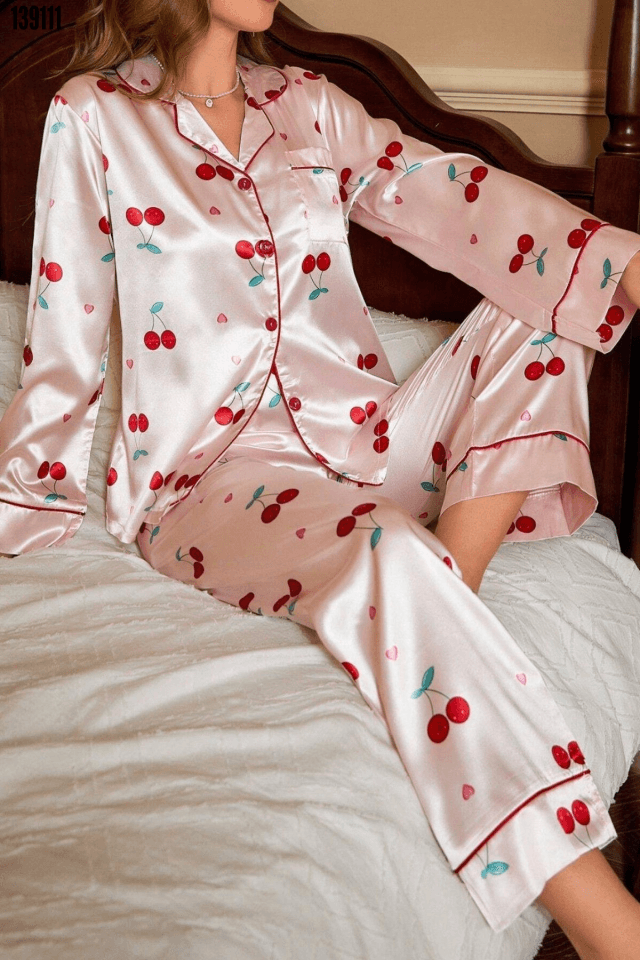 Kiraz Desenli Saten Pijama Takımı
