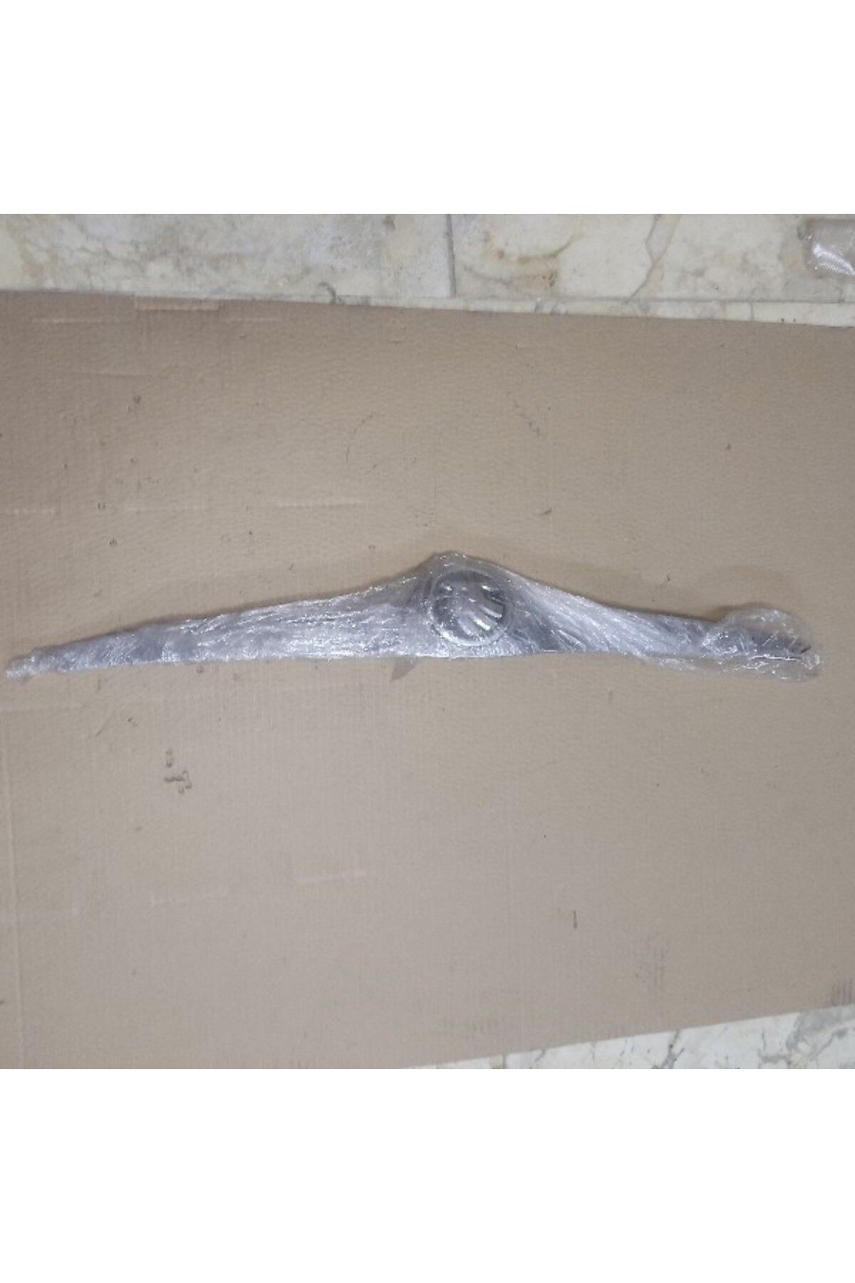5j0853661A PRAKTİK IZGARA IZGARA KROM LOGO ORİJİNAL