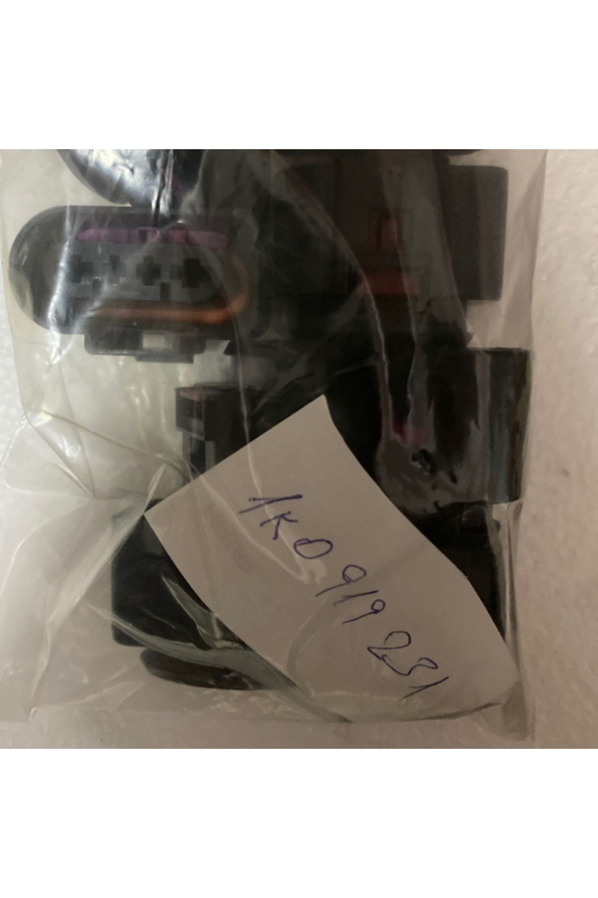 1k0919231 5 Pin Yakıt Pompası Kontrol Soketi Vw Orijinal