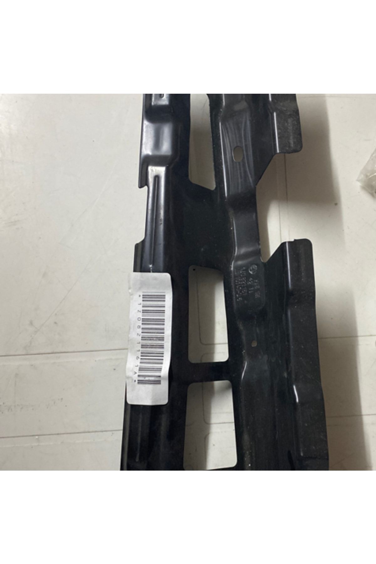 1z0821161a Çamurluk Tutucu Ön Üst Sol Skoda Octavia Uyumlu Orijinal