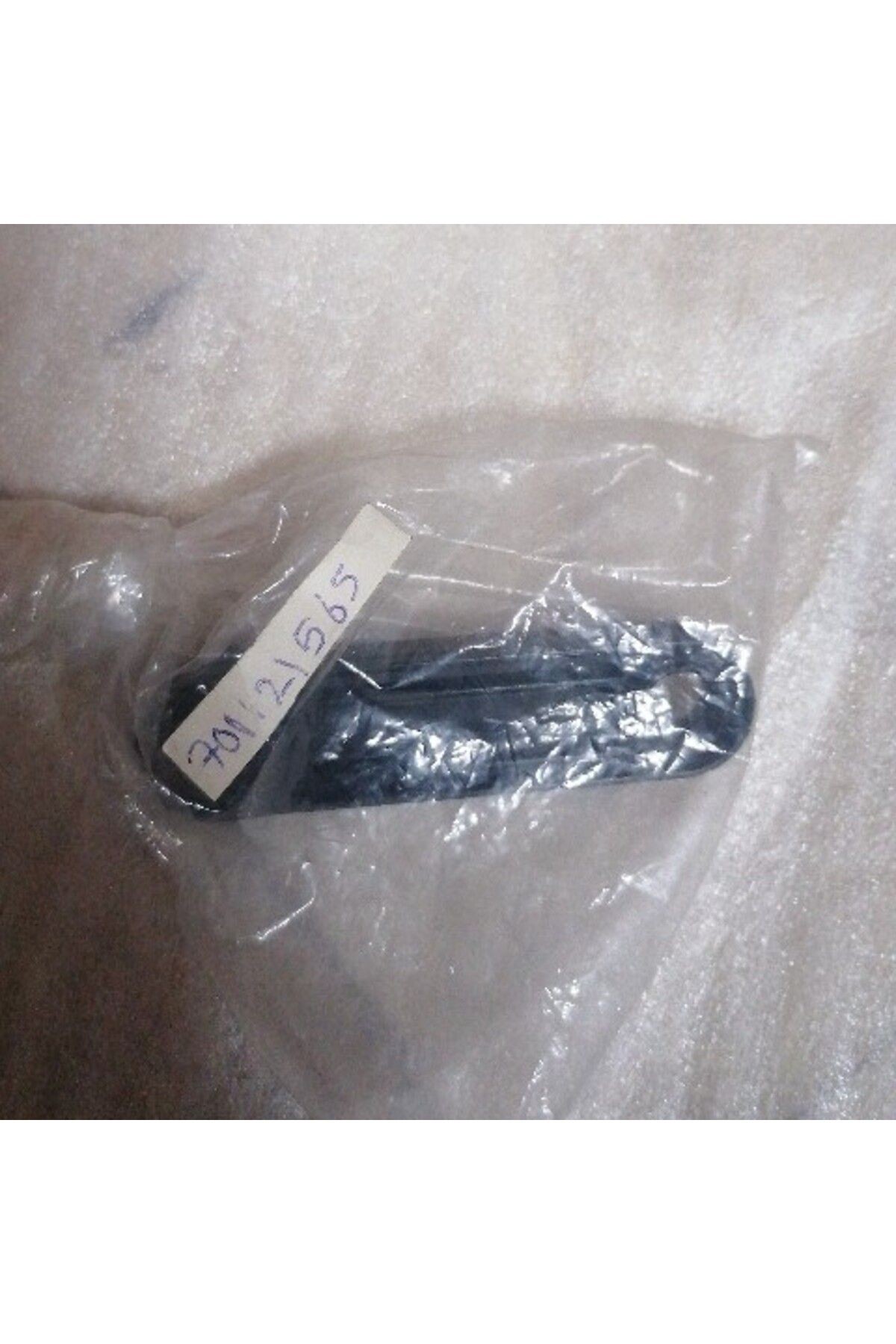 701121565 VW Transporter Radyatör Bağlantı Ayağı Braketi OEM